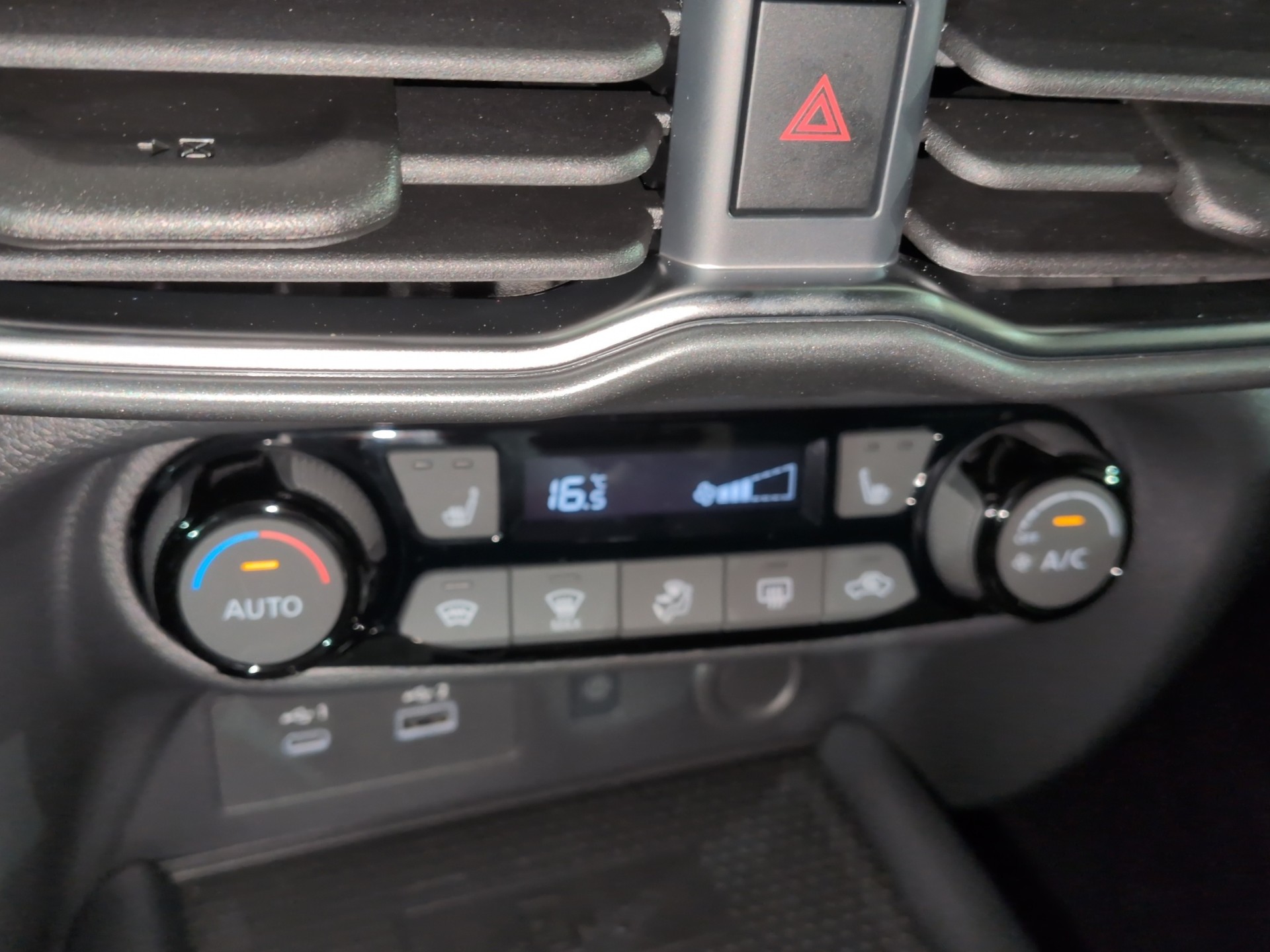 NISSAN Juke 1.0 DIG-T N-Connecta DCT Leasing 60 mois 0 apport et 10 000kms /an = 369CHF/mois .-image-14