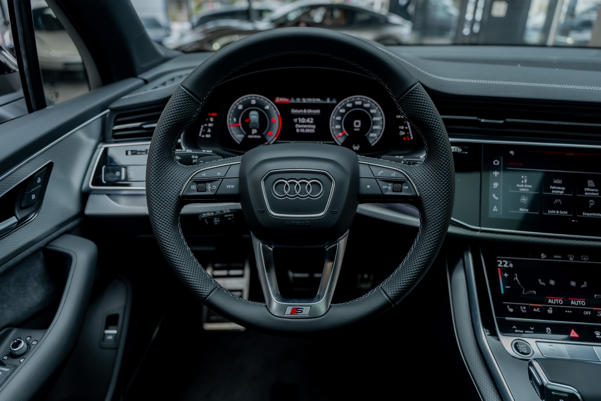 AUDI Q7 SUV TDI quattro 210 kW S Line tiptronic-image-16