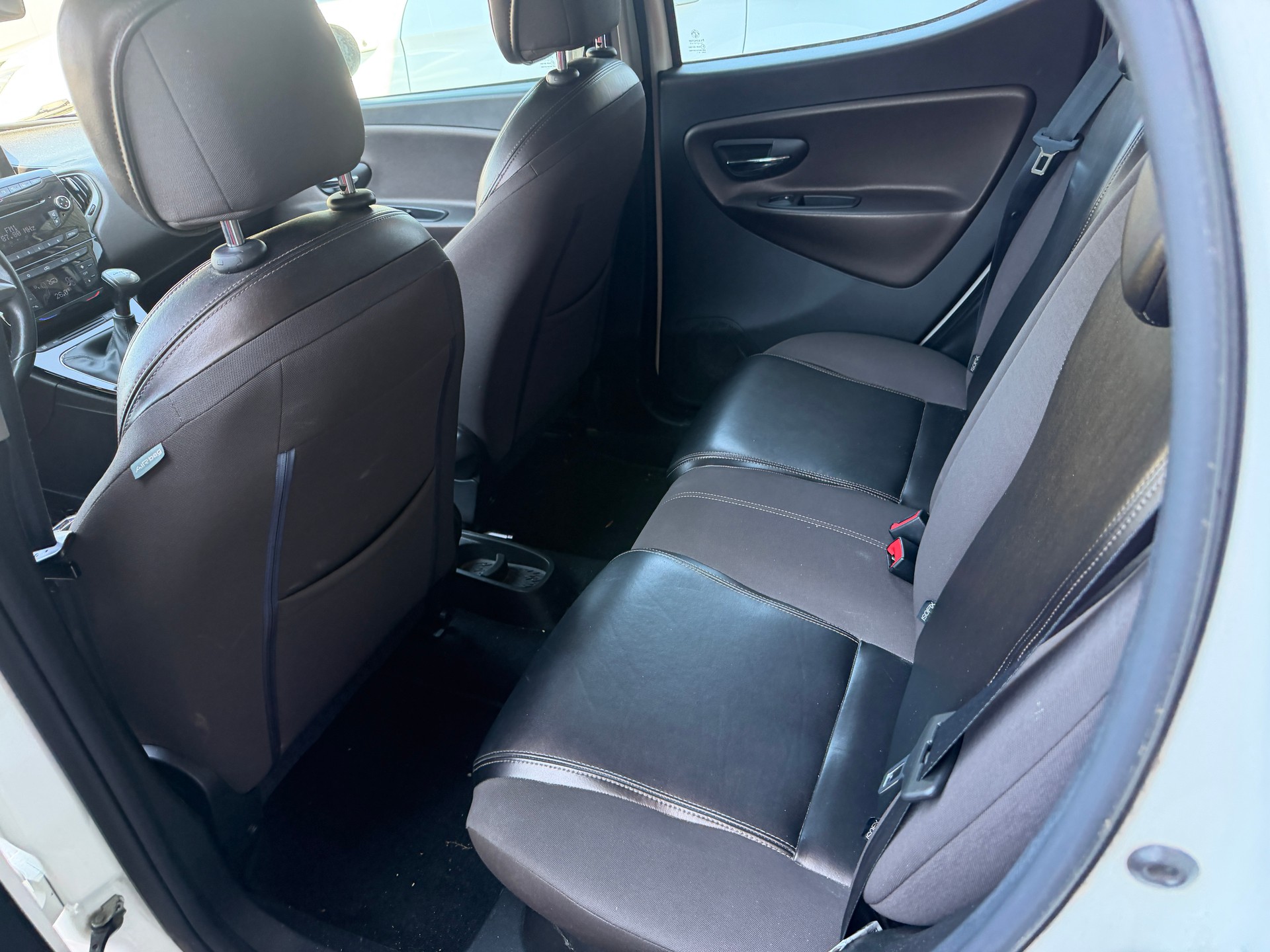 LANCIA Ypsilon 0.9 TwinAir Gold DFN-image-4