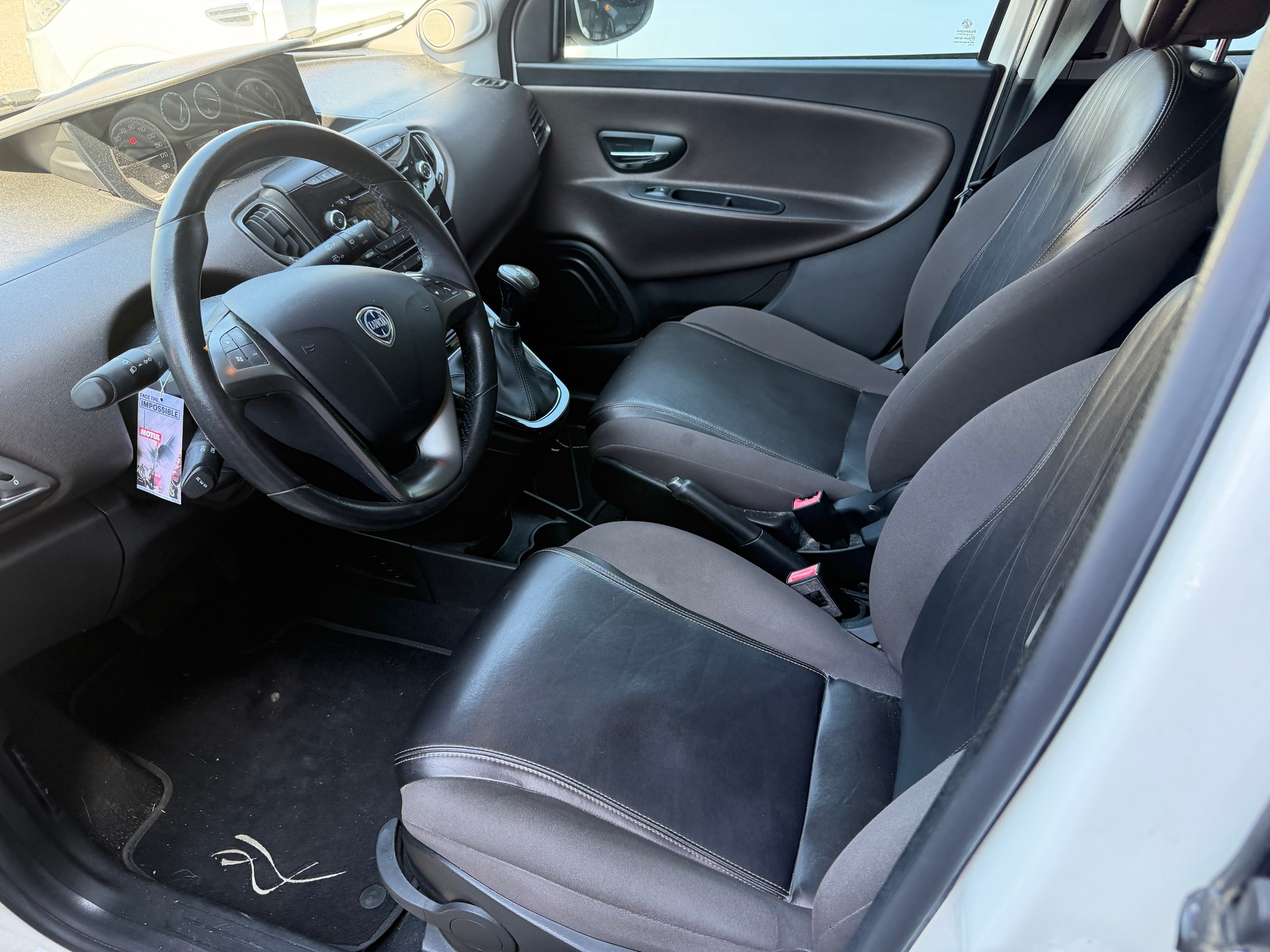 LANCIA Ypsilon 0.9 TwinAir Gold DFN-image-3