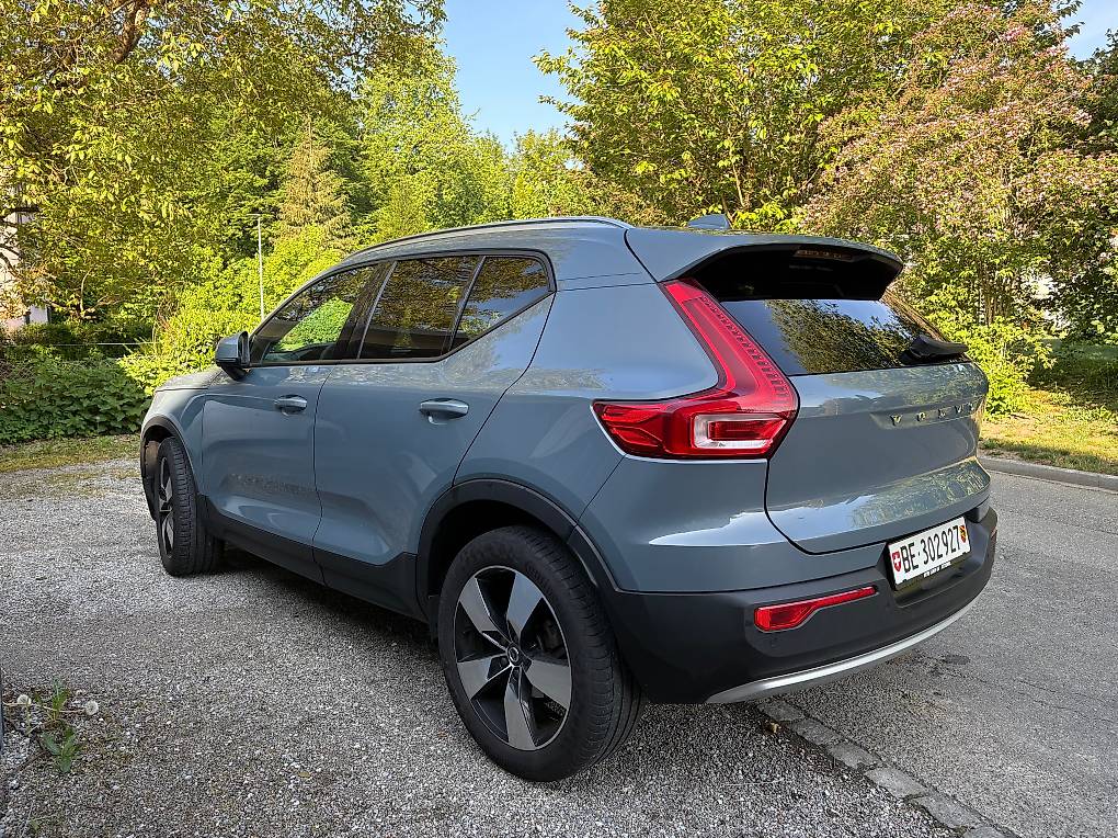 VOLVO XC40-image-1