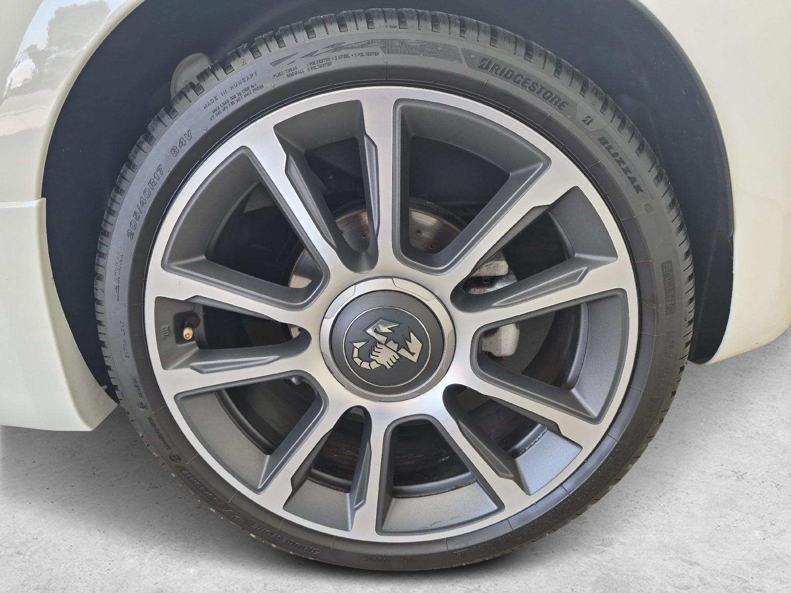 FIAT 595 Abarth 1.4 T-Jet 165 Turismo-image-16