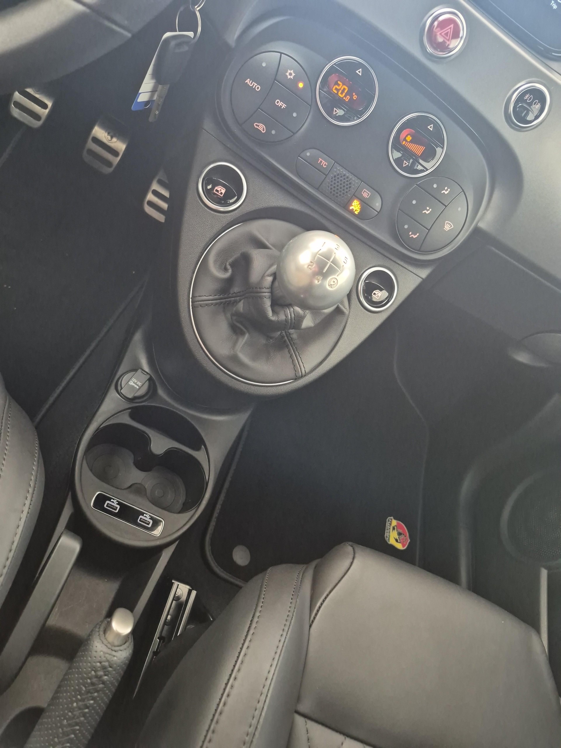 FIAT 595 Abarth 1.4 T-Jet 165 Turismo-image-15