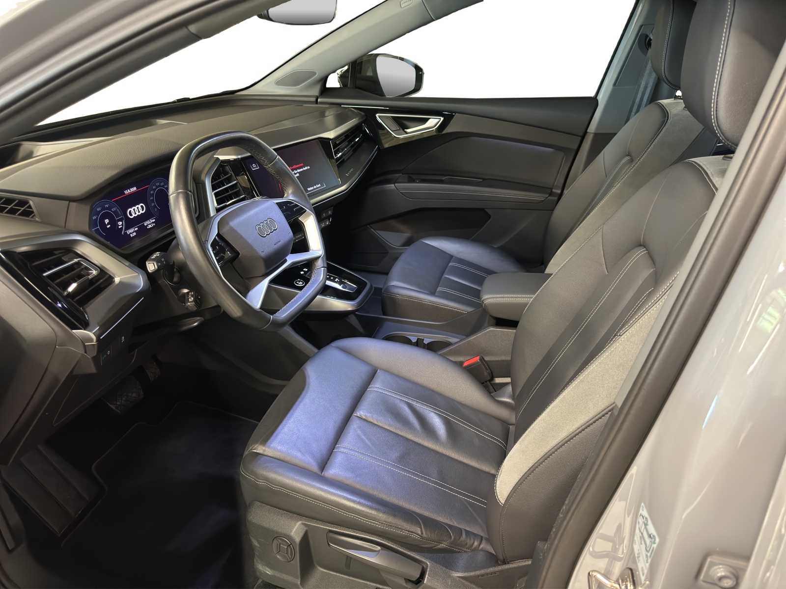AUDI Q4 e-tron 50 quattro-image-9