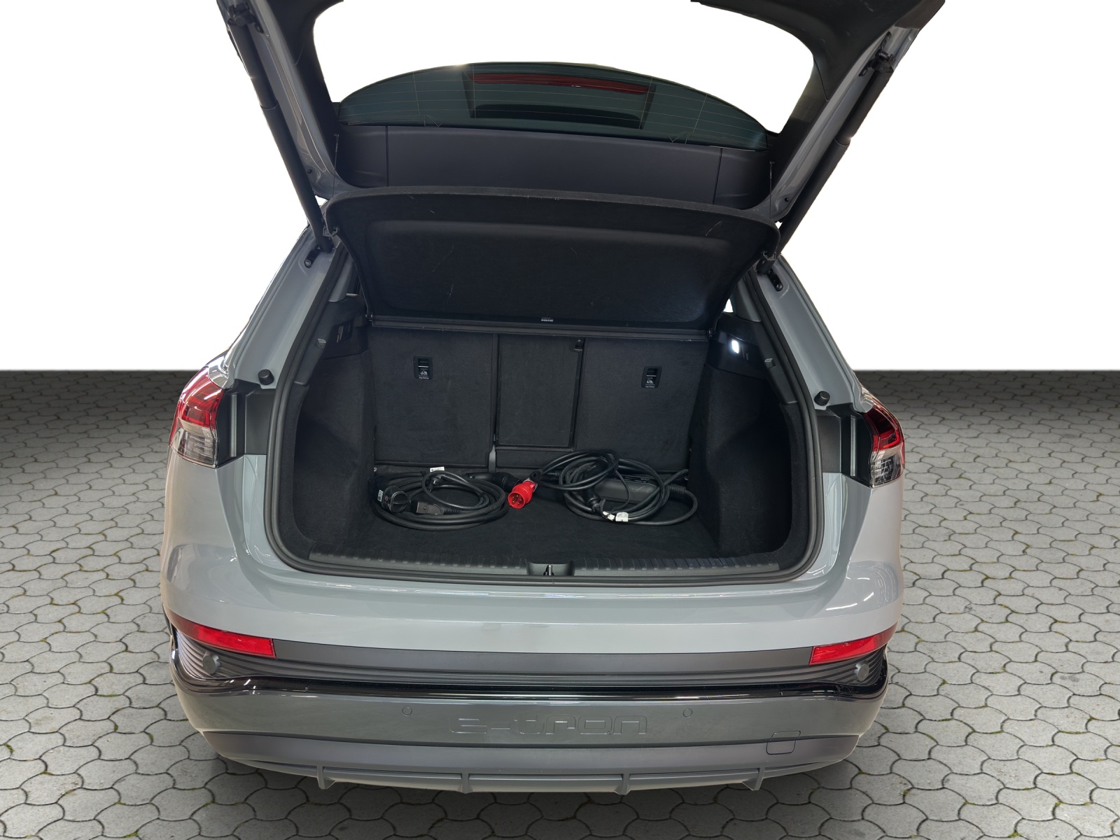 AUDI Q4 e-tron 50 quattro-image-12