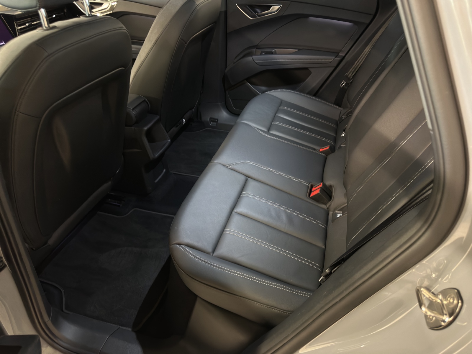 AUDI Q4 e-tron 50 quattro-image-11