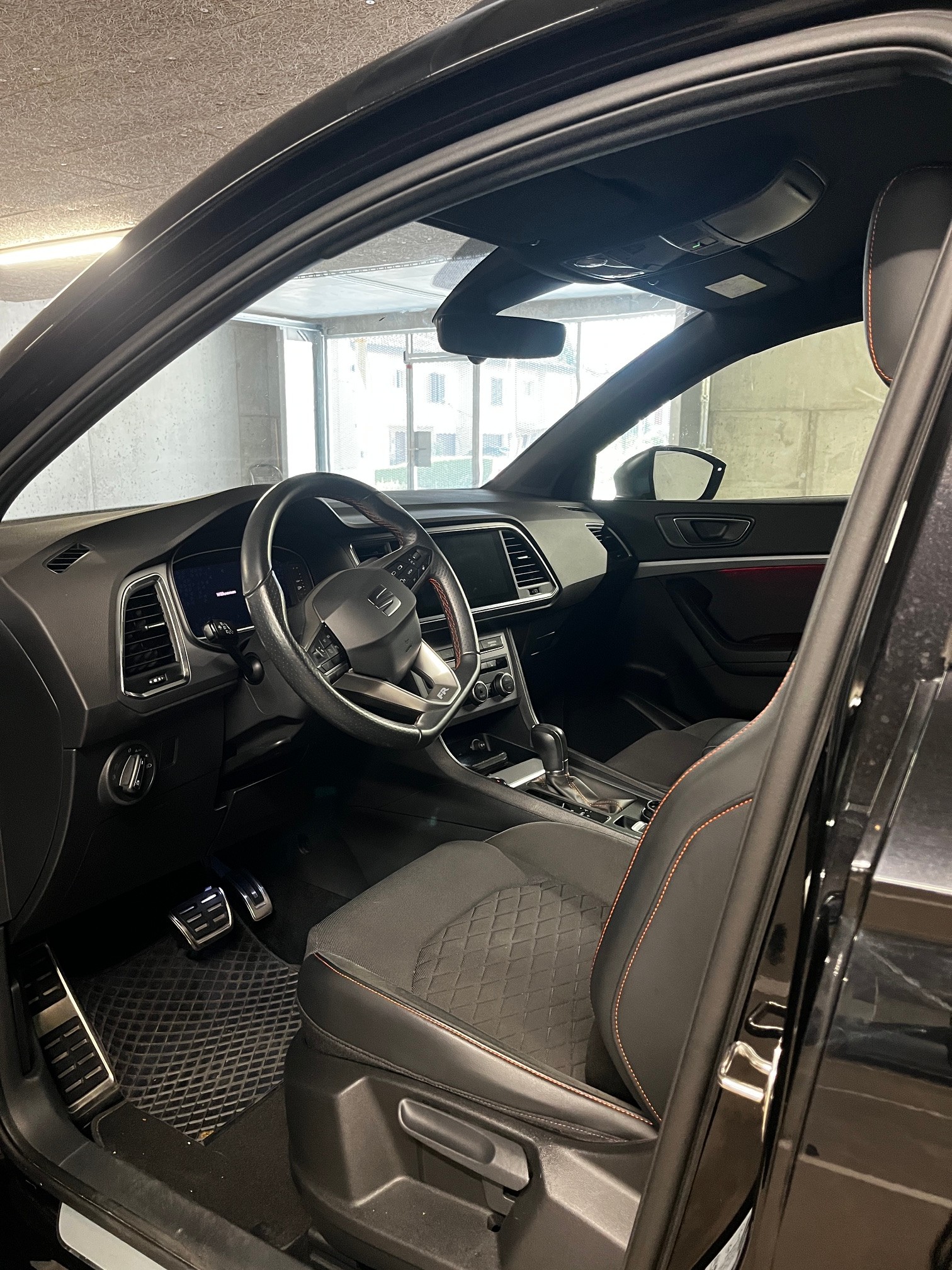 SEAT 1.5 TSI Hola FR DSG-image-5