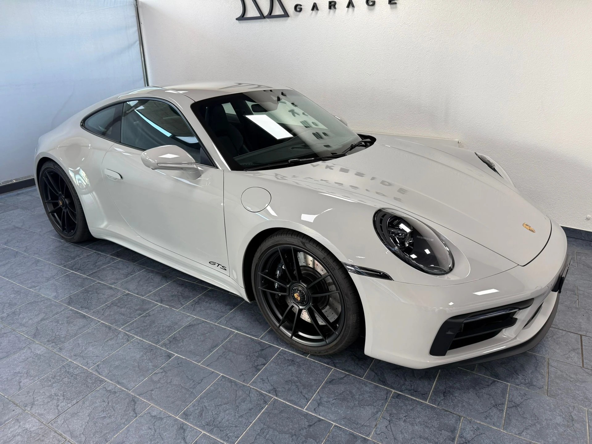 PORSCHE 911 Carrera GTS PDK-image-2