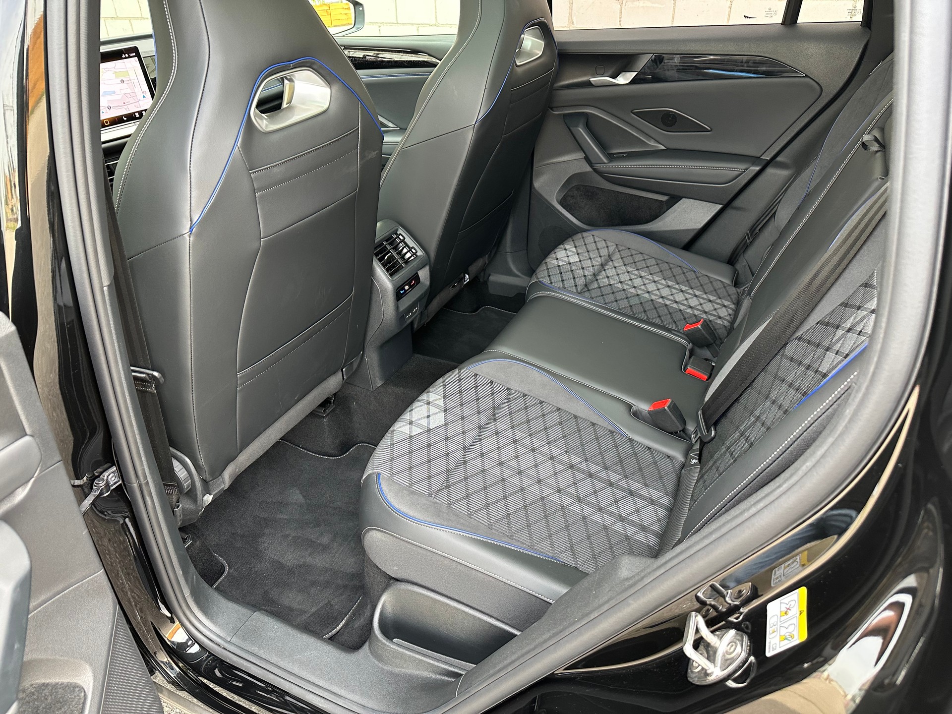 VW Tiguan 2.0 TDI 193PS R-Line Black-Style 4Motion DSG Top-Ausstattung **5Jahre Herstellergarantie**-image-6