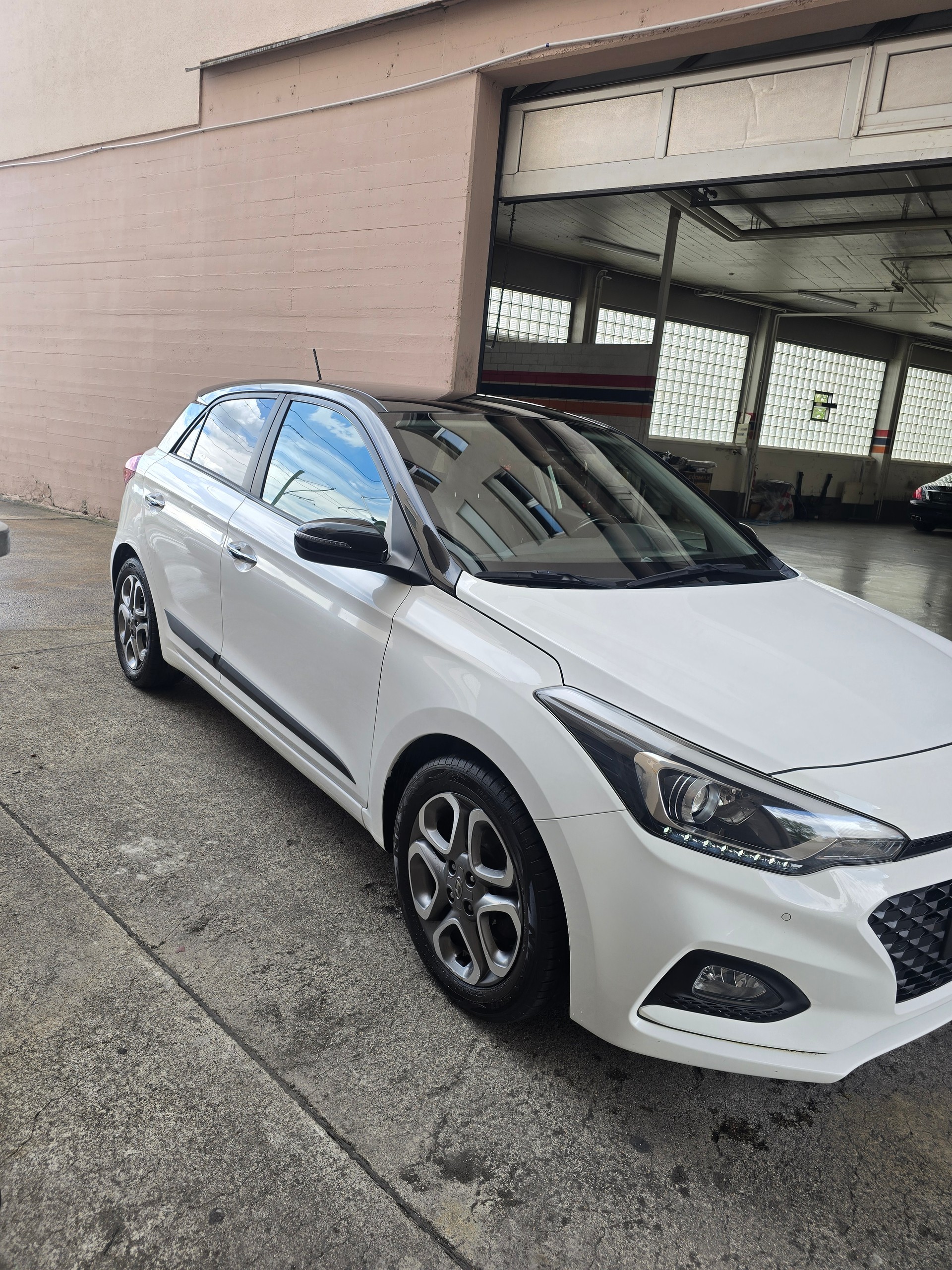 HYUNDAI i20 1.0 T-GDi Amplia DCT-image-1