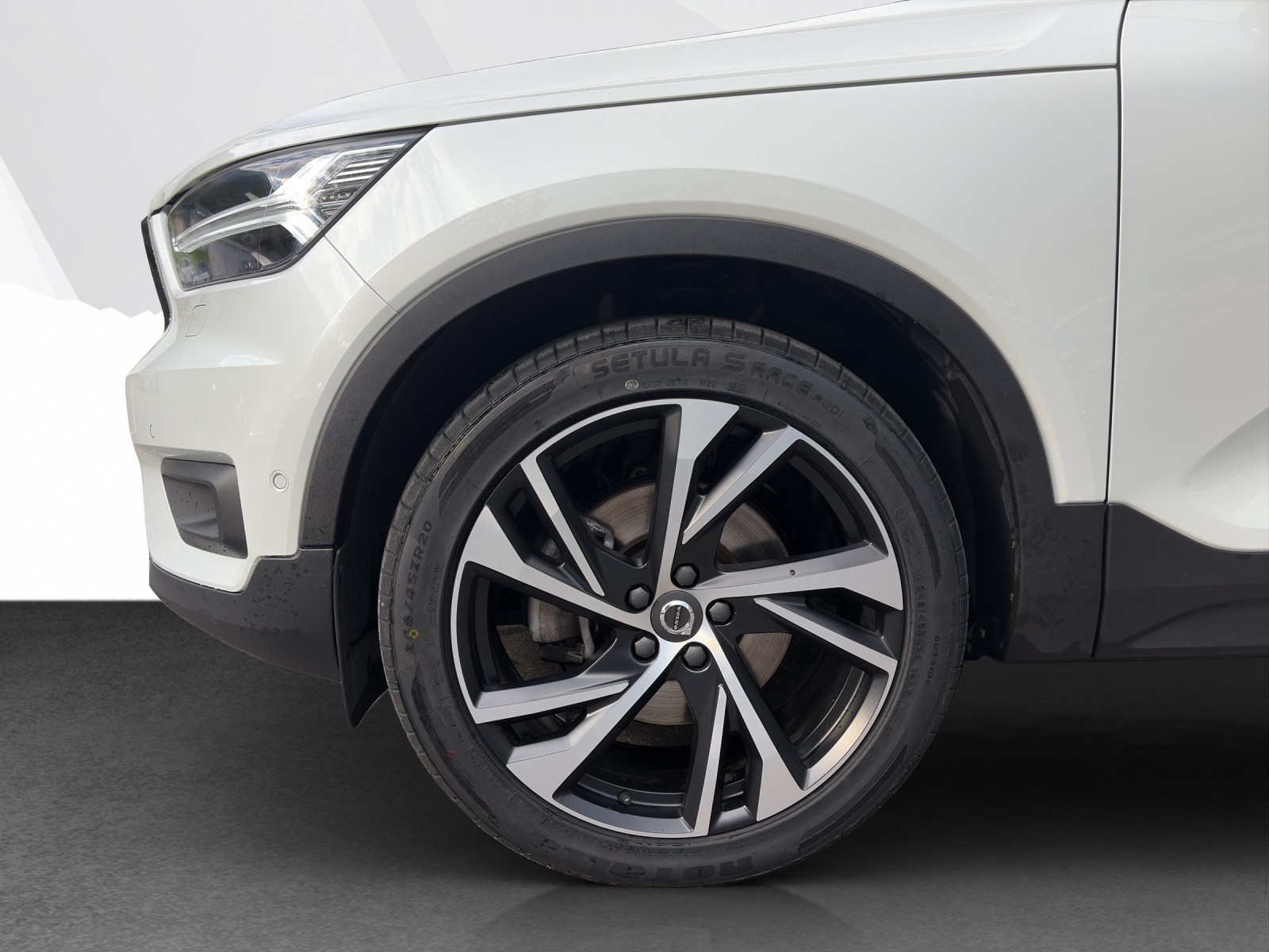 VOLVO XC40 2.0 B5 MH R-Design AWD-image-21