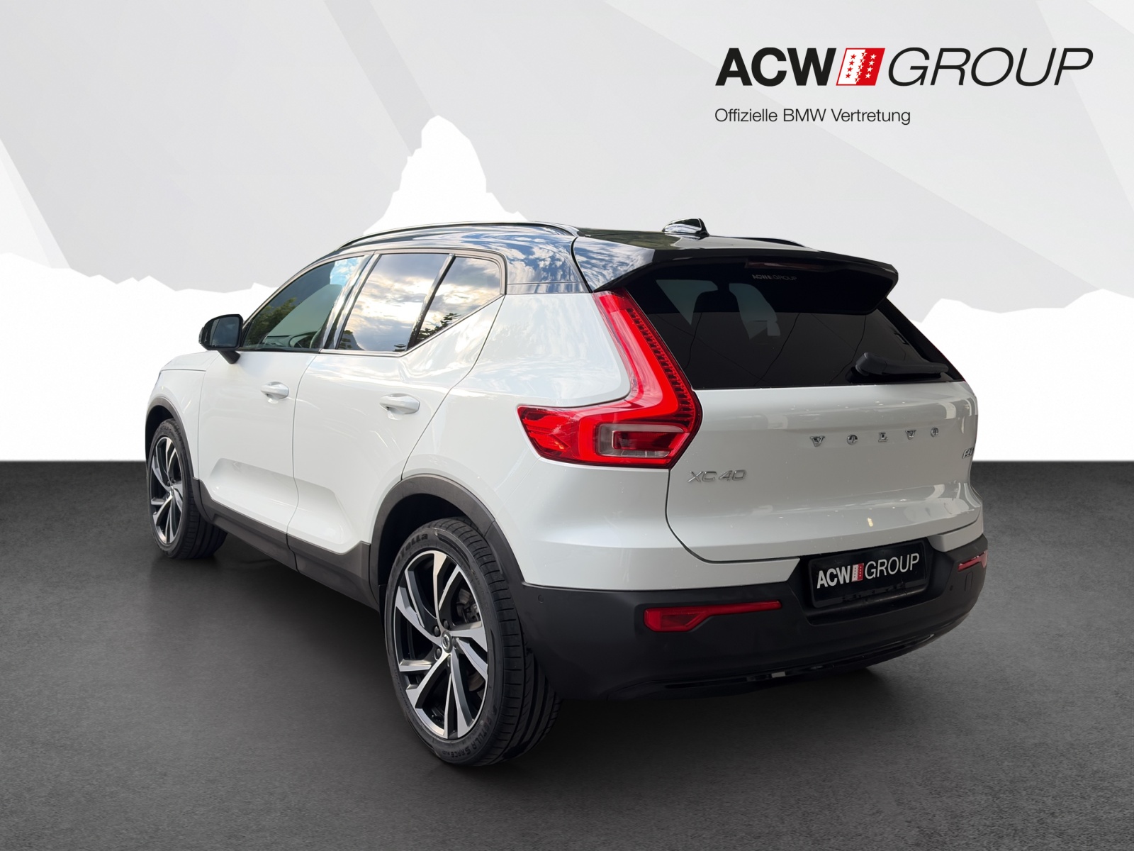 VOLVO XC40 2.0 B5 MH R-Design AWD-showroom-element-2