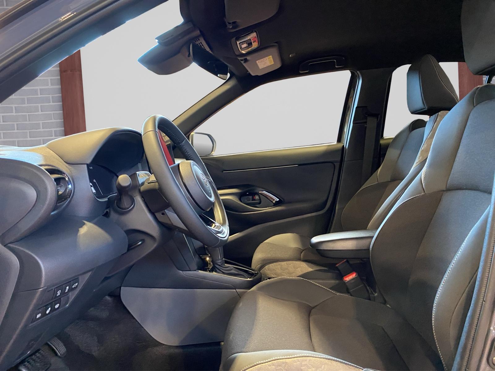 TOYOTA Yaris Cross 1.5 VVT-i HSD Premium AWD-i-image-7