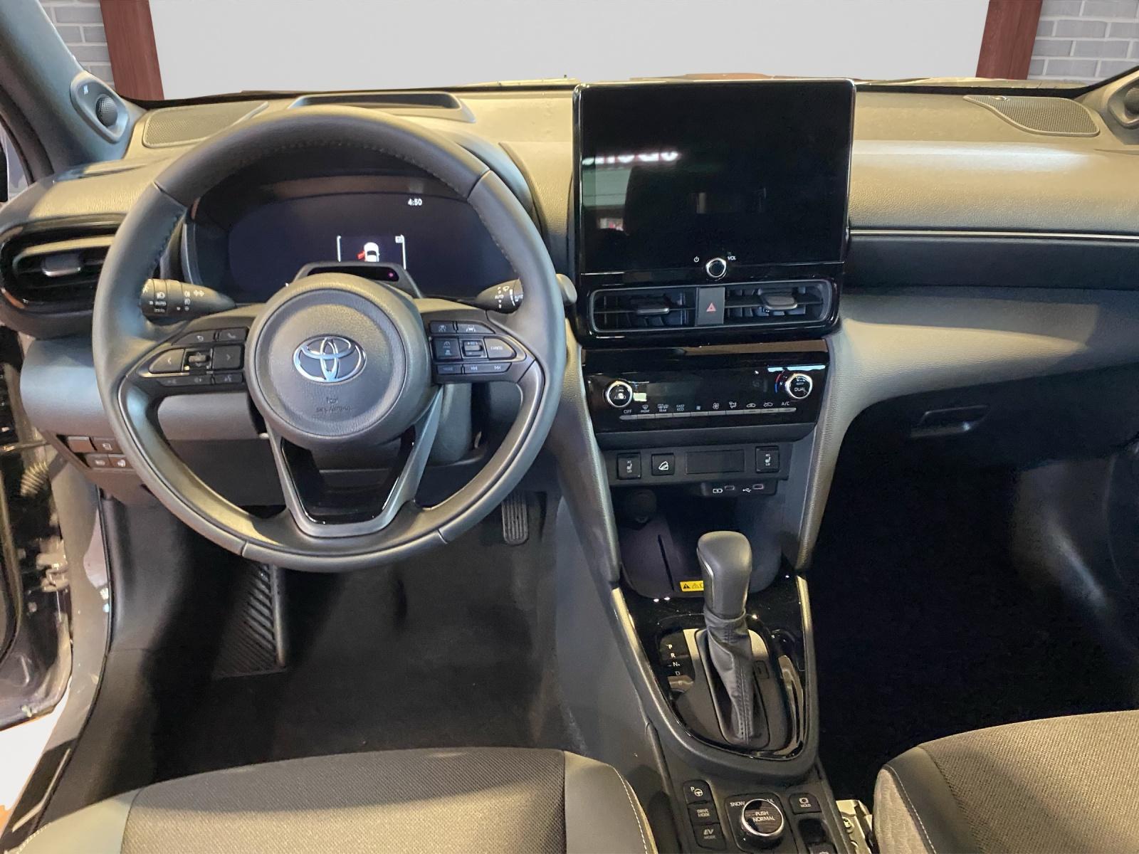 TOYOTA Yaris Cross 1.5 VVT-i HSD Premium AWD-i-image-6