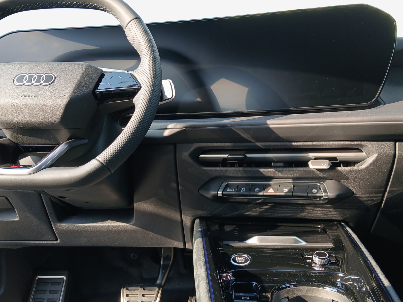 AUDI Q3 Sportback e-hybrid 200 kW S tronig-image-8