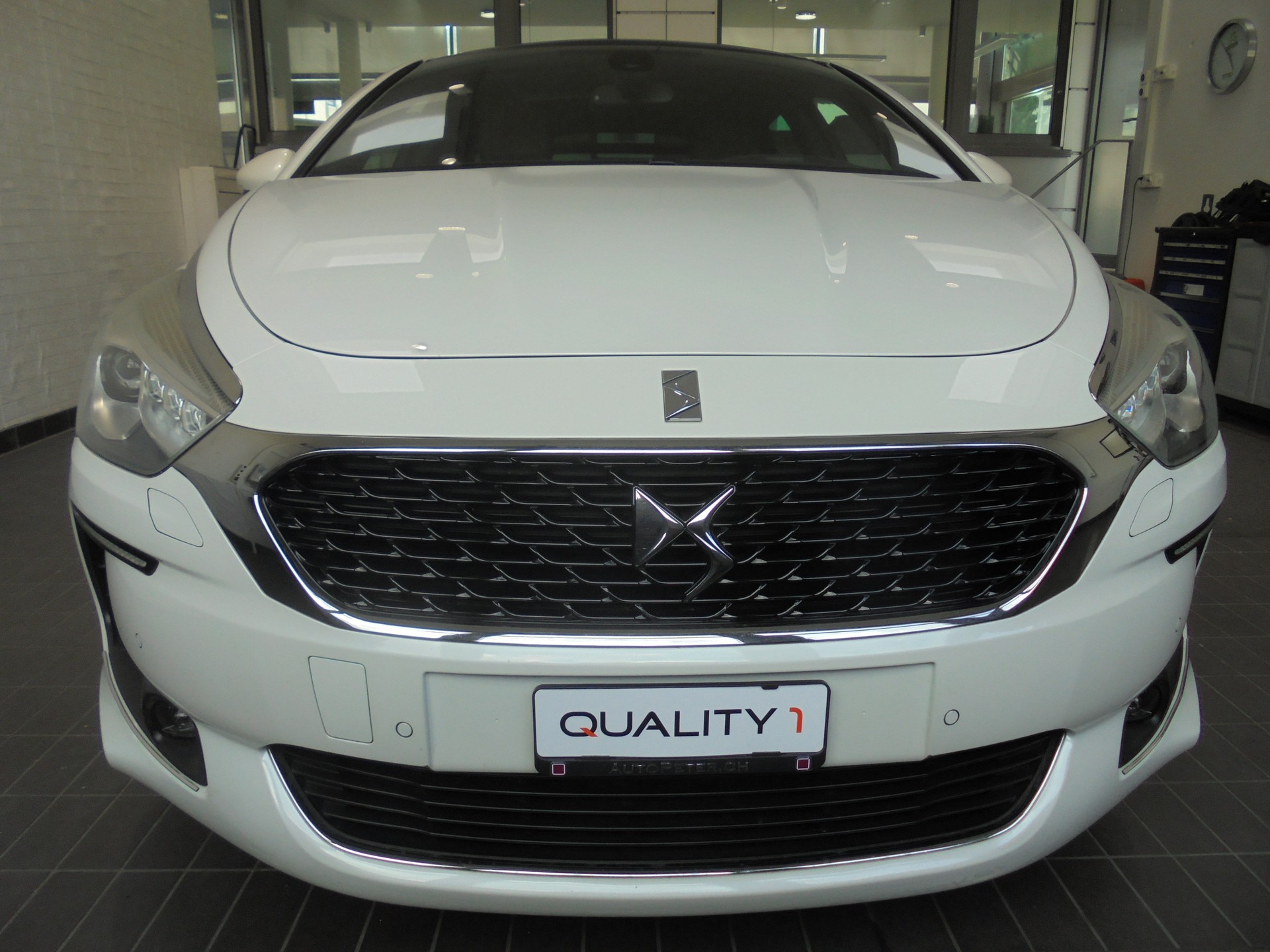 DS AUTOMOBILES DS 5 HYbrid4 200 SO Chic EGS6-image-1