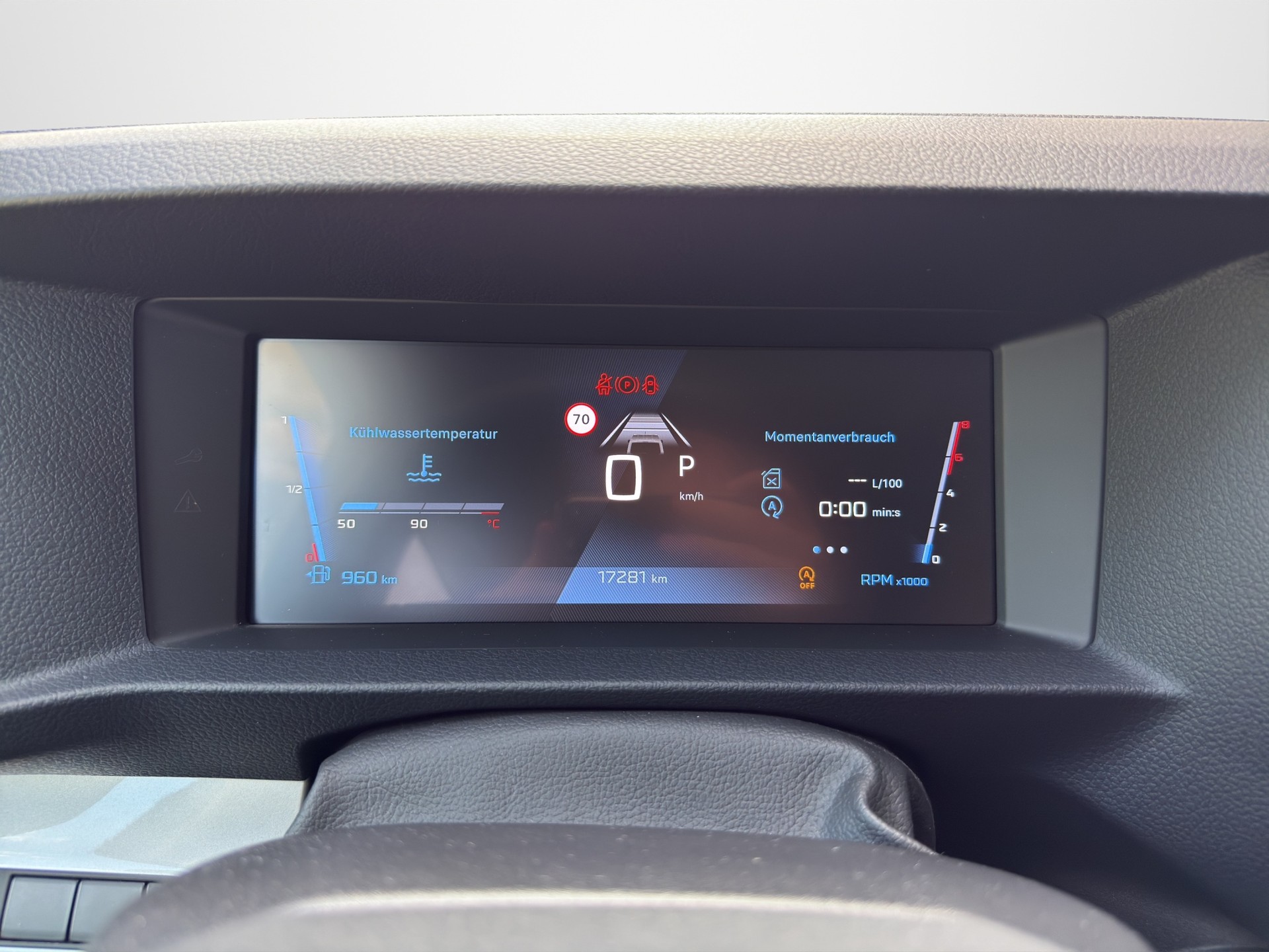 PEUGEOT Traveller 2.2 BlueHDi Business VIP Standard EAT8-image-17