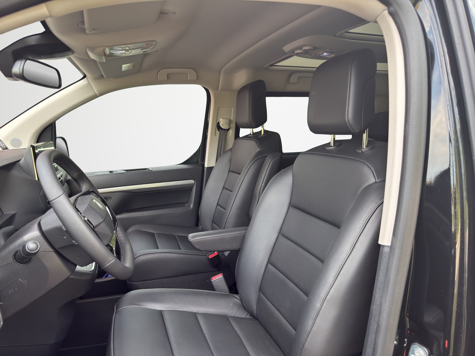 PEUGEOT Traveller 2.2 BlueHDi Business VIP Standard EAT8-image-5