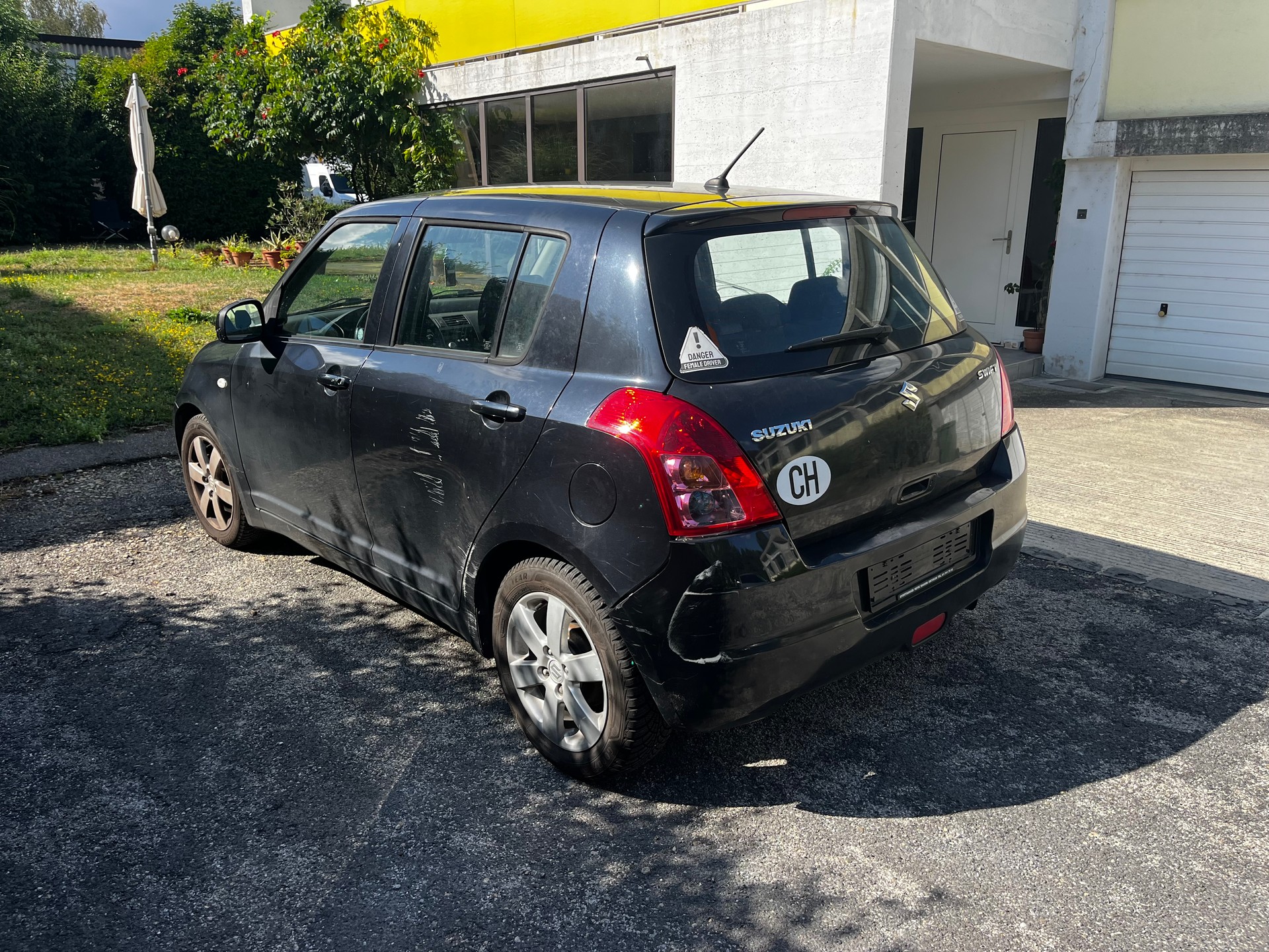 SUZUKI Swift 1.3i 16V GL-image-2