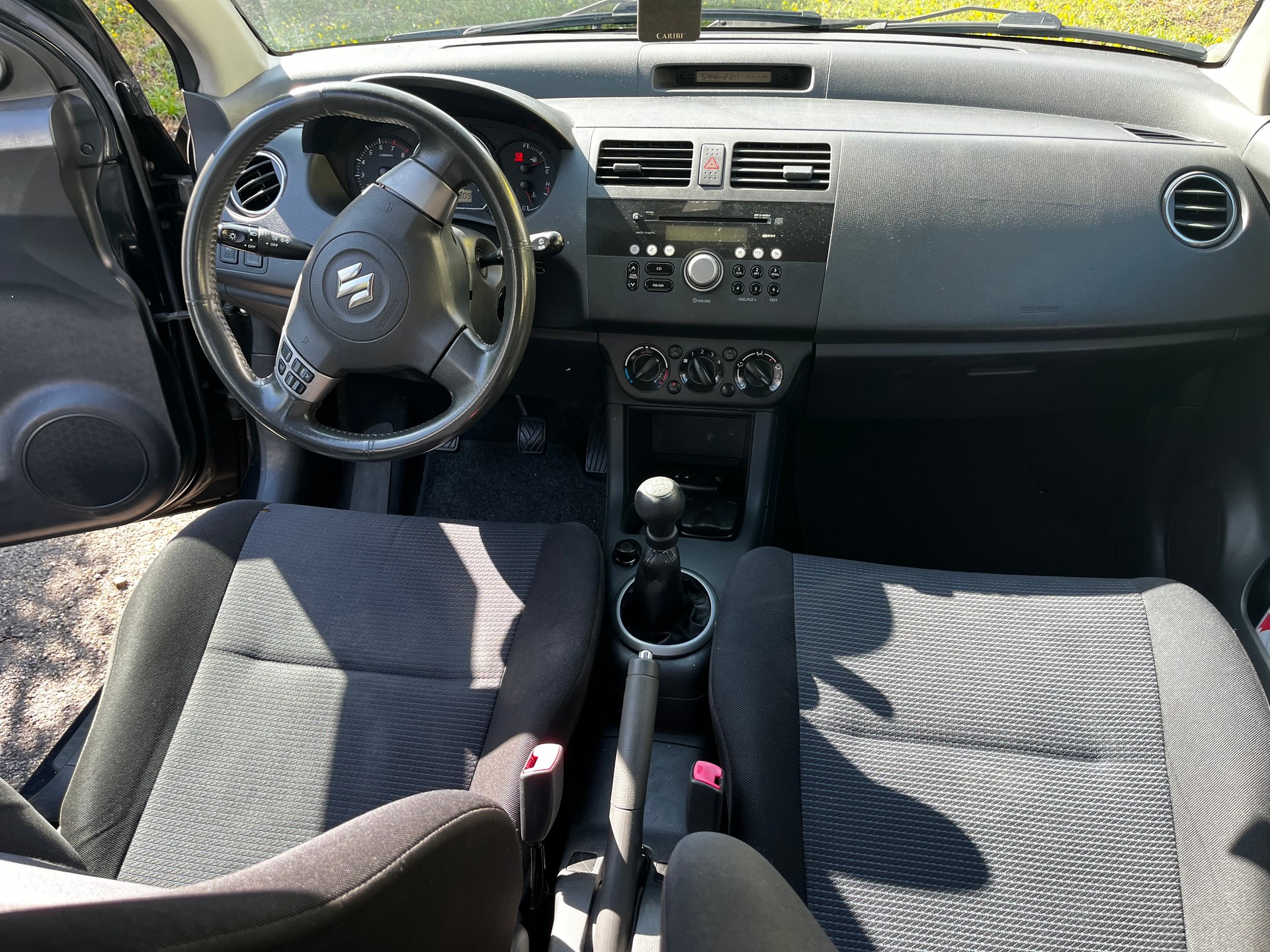 SUZUKI Swift 1.3i 16V GL-image-8