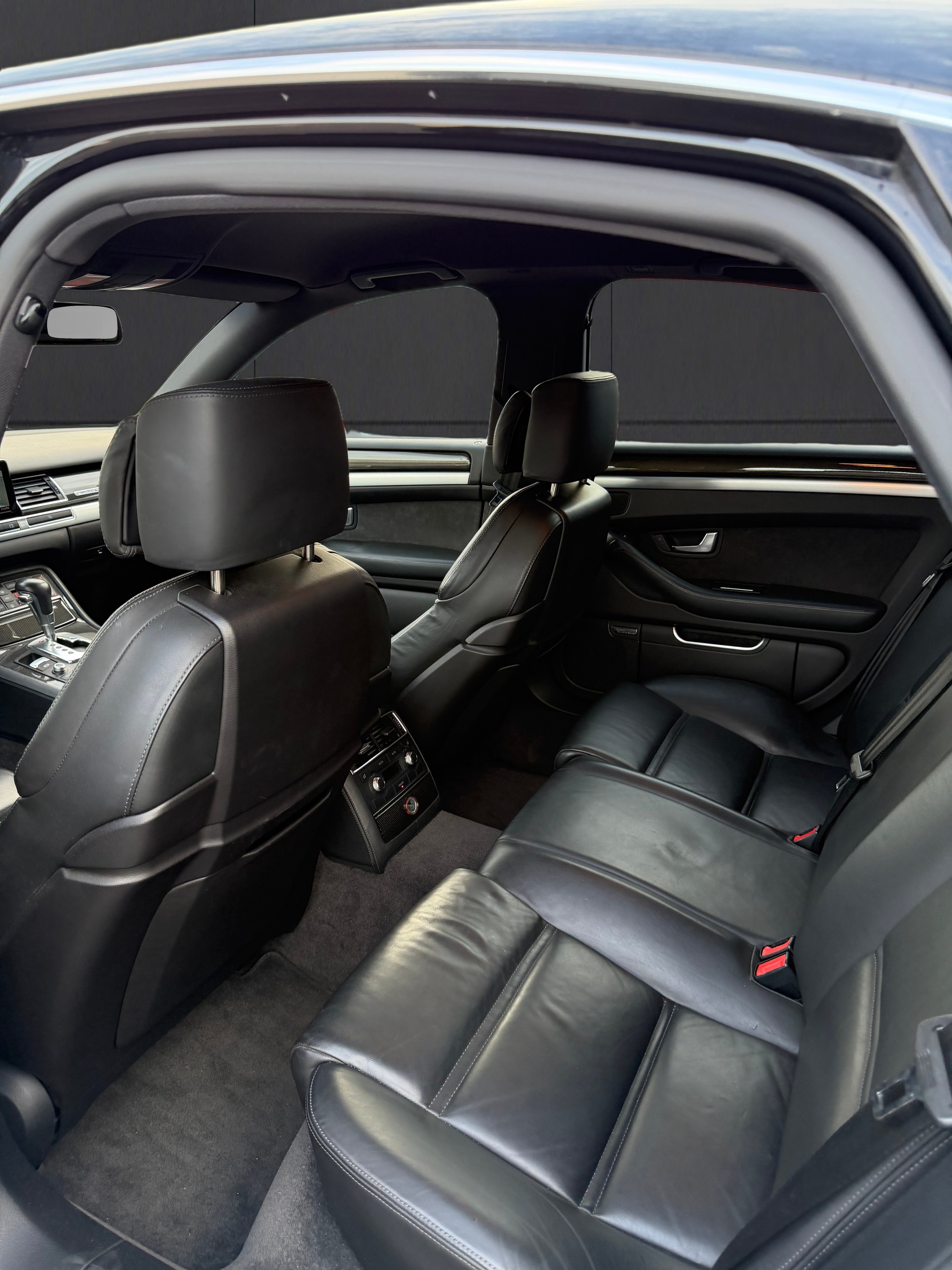 AUDI S8 5.2 V10 Quattro Tiptronic-image-6