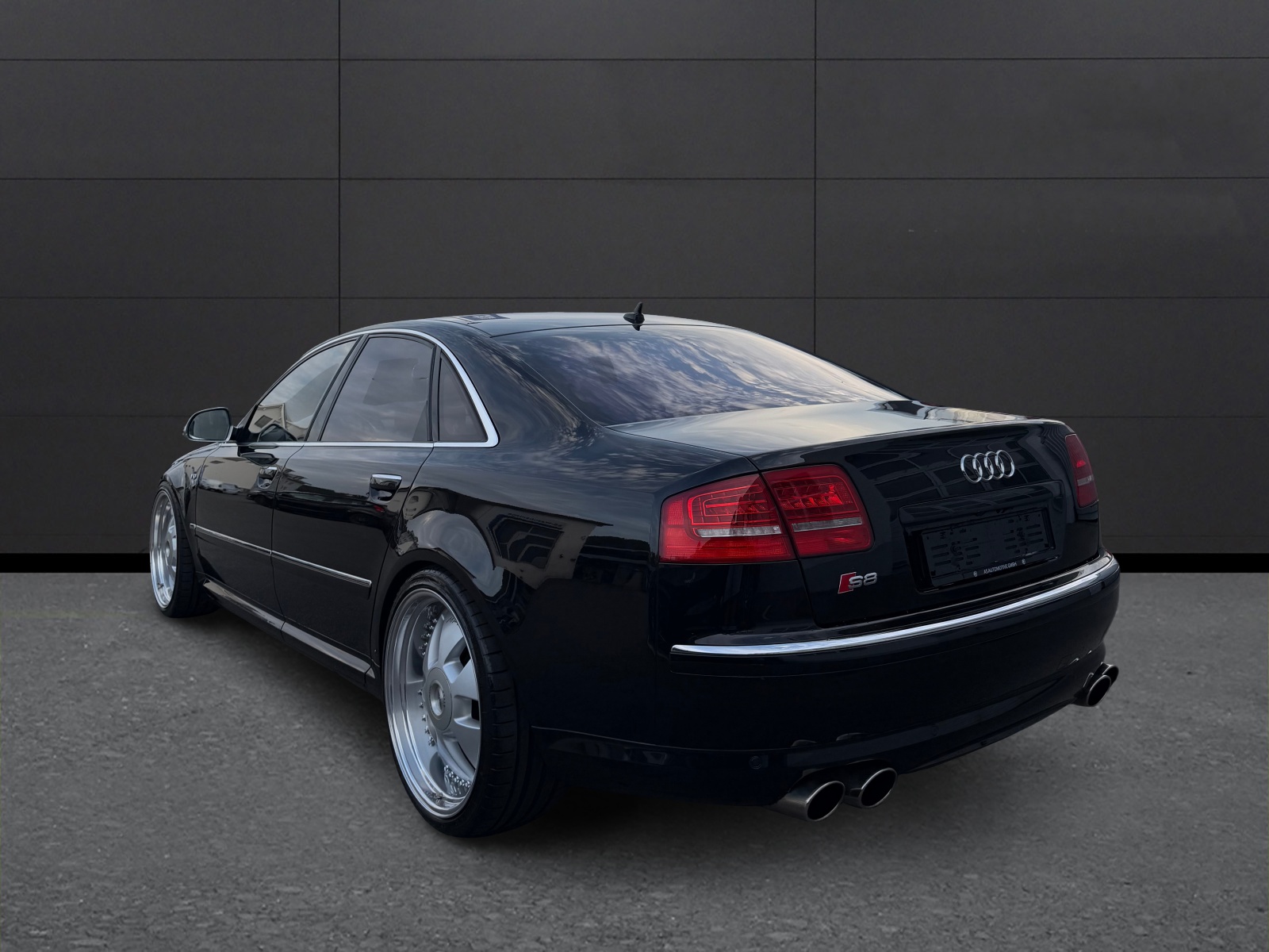 AUDI S8 5.2 V10 Quattro Tiptronic-image-3