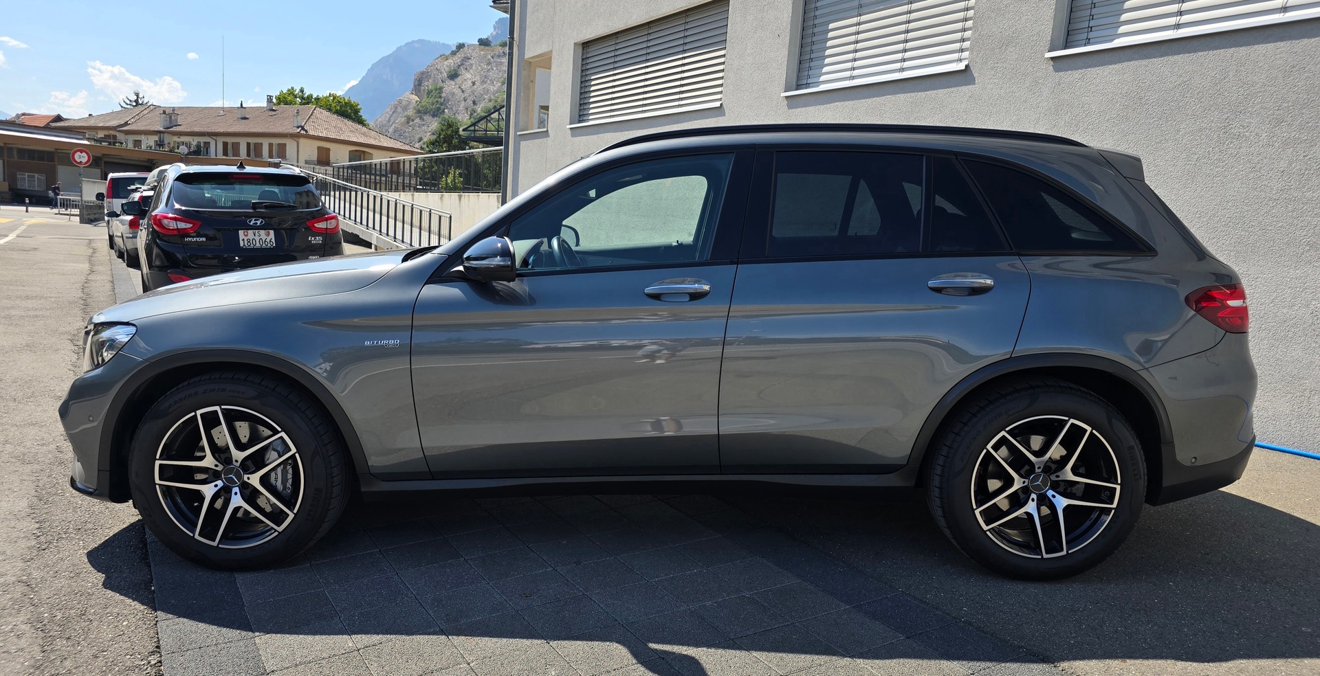 MERCEDES-BENZ GLC 43 AMG 4Matic 9G-Tronic-image-2