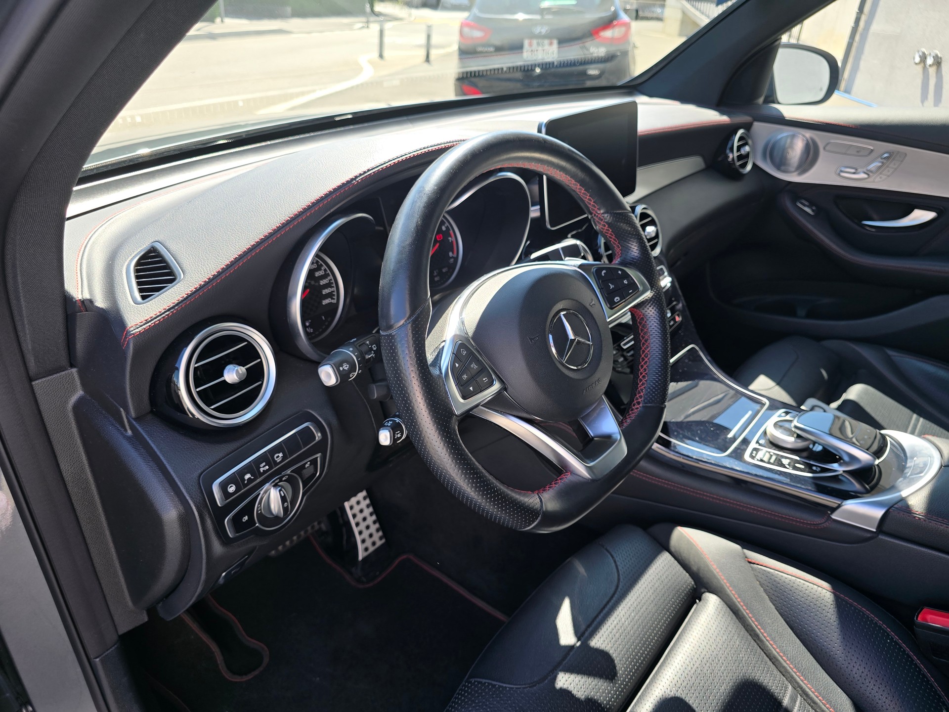 MERCEDES-BENZ GLC 43 AMG 4Matic 9G-Tronic-image-9