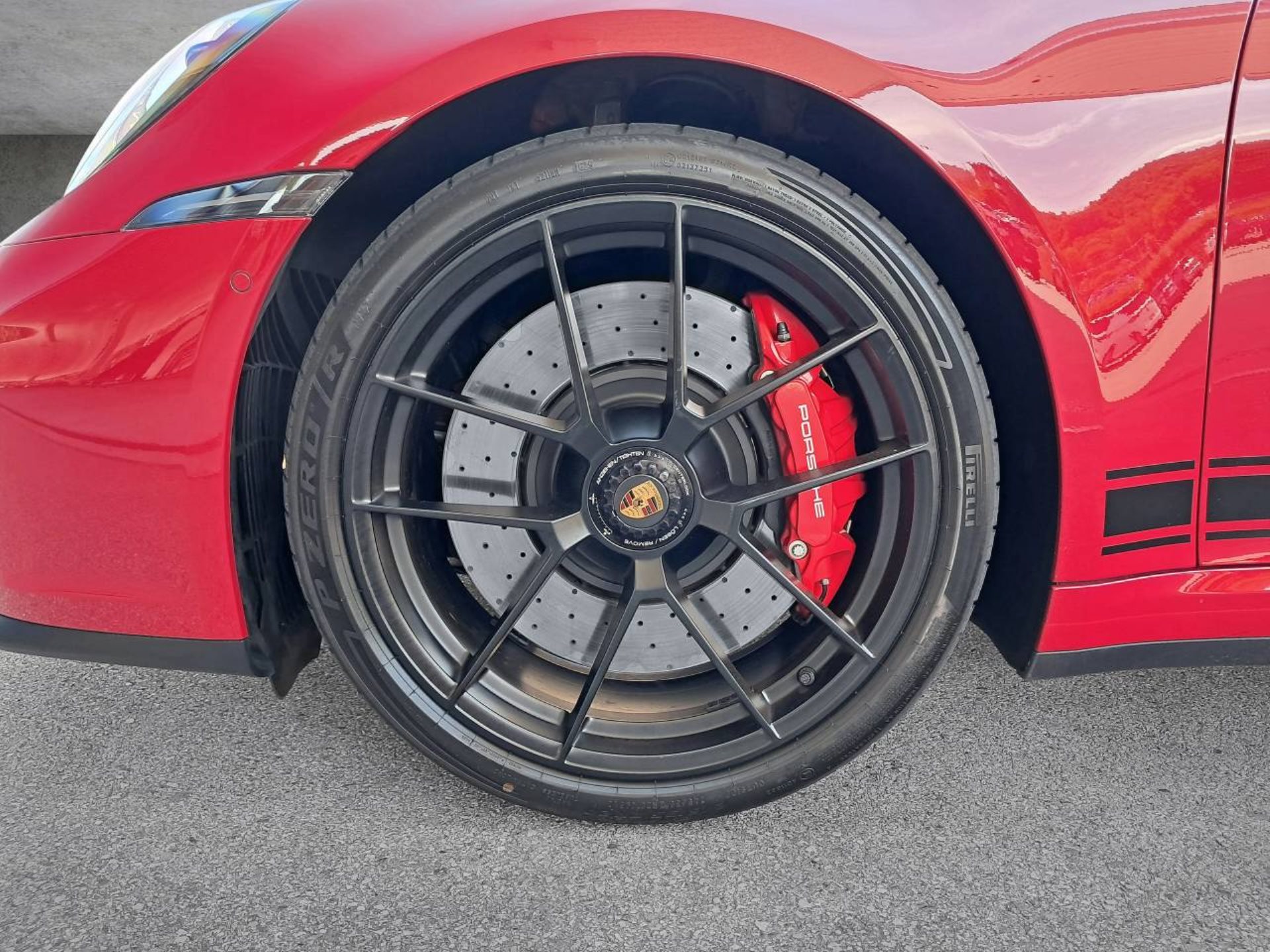 PORSCHE 911 Targa 4 GTS-image-11
