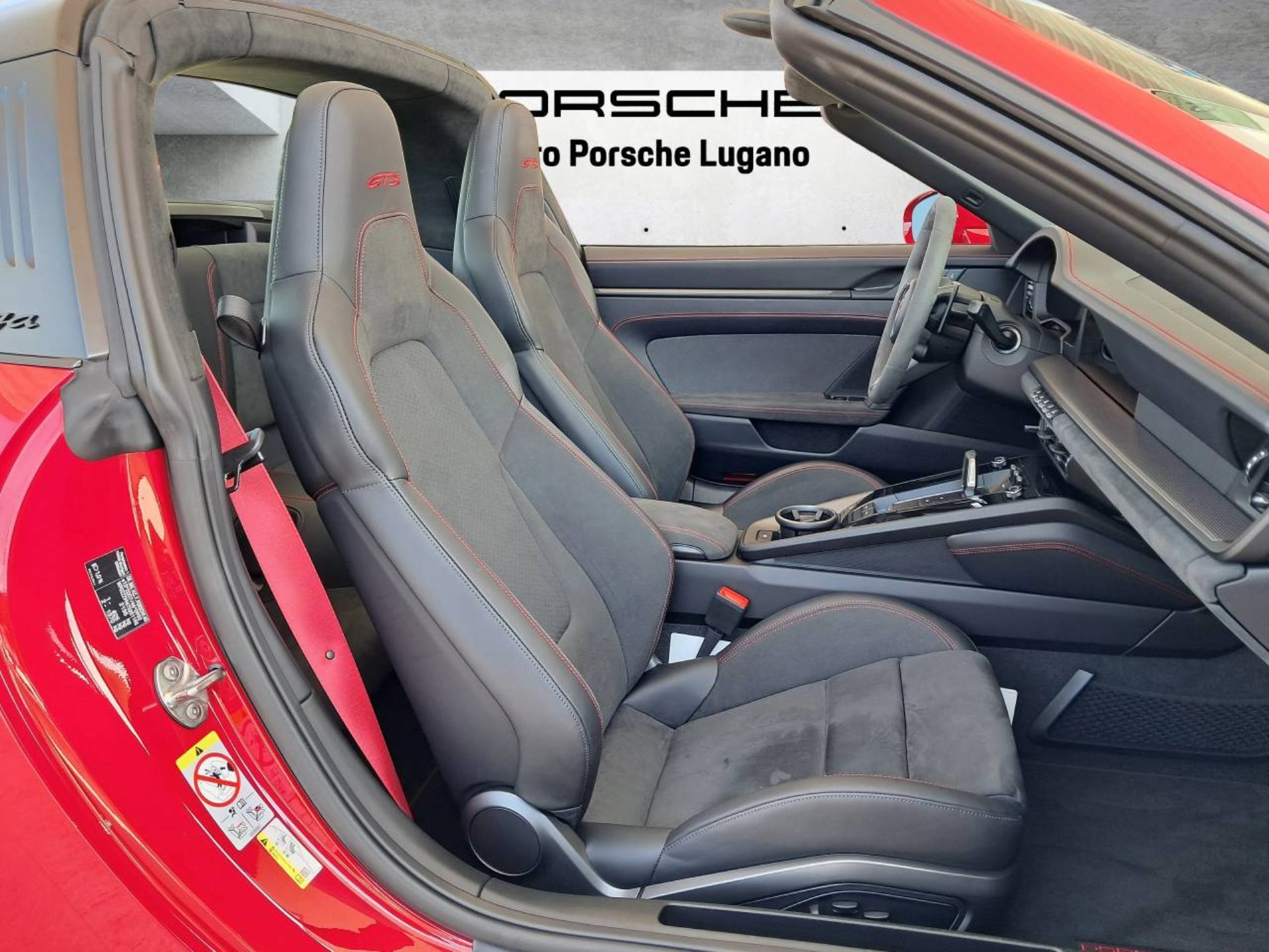 PORSCHE 911 Targa 4 GTS-image-15