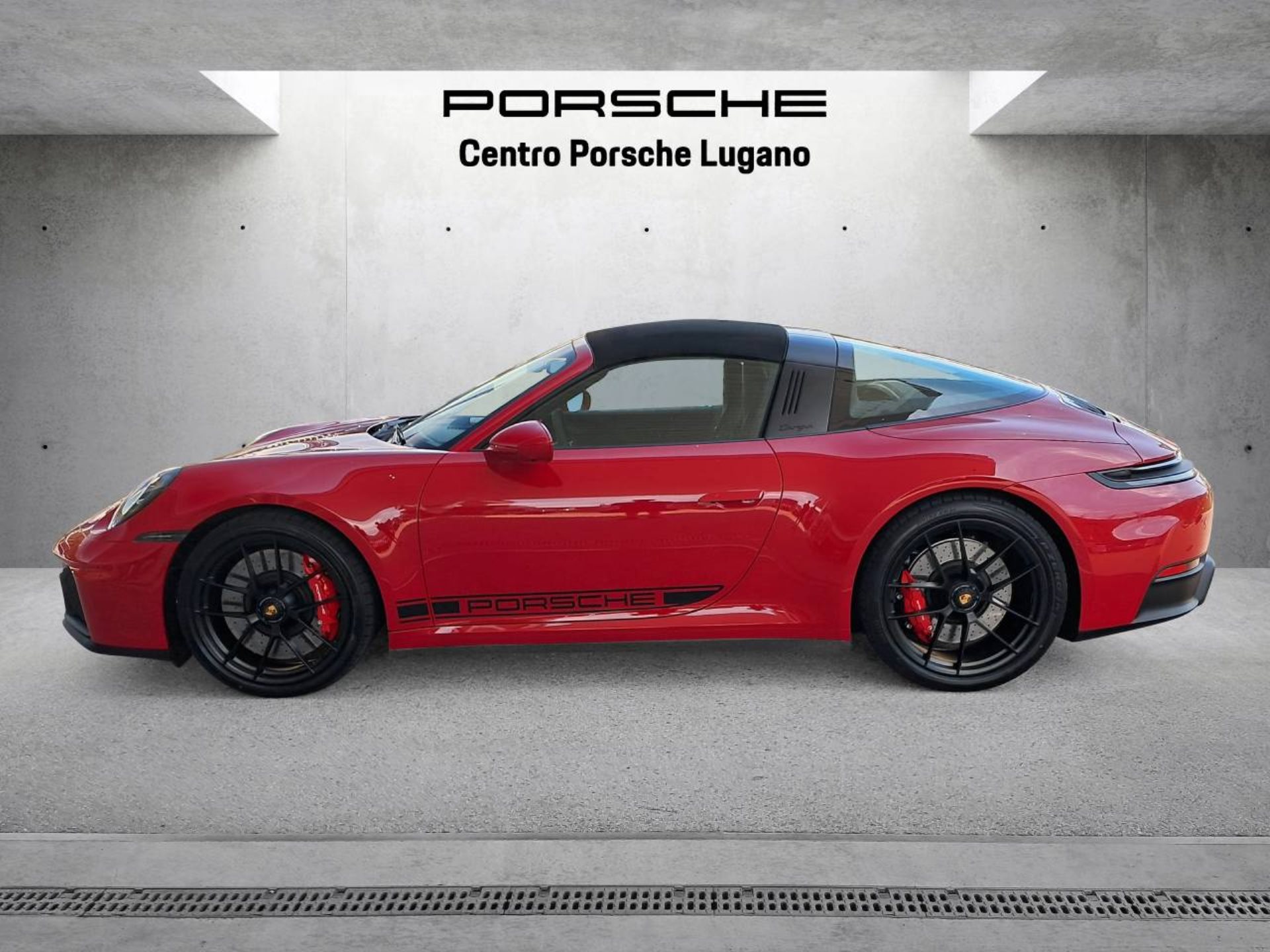 PORSCHE 911 Targa 4 GTS-image-12