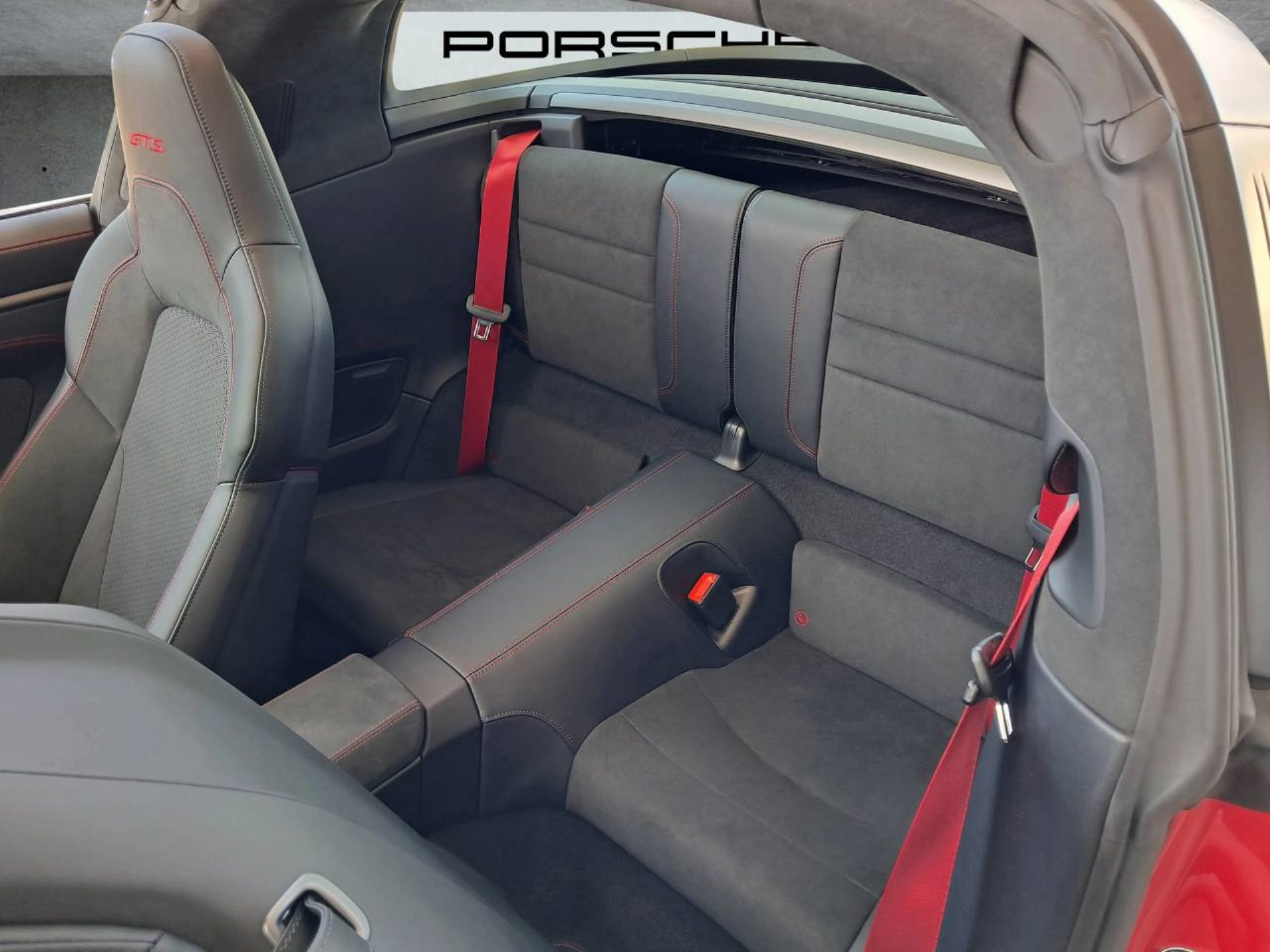 PORSCHE 911 Targa 4 GTS-image-16