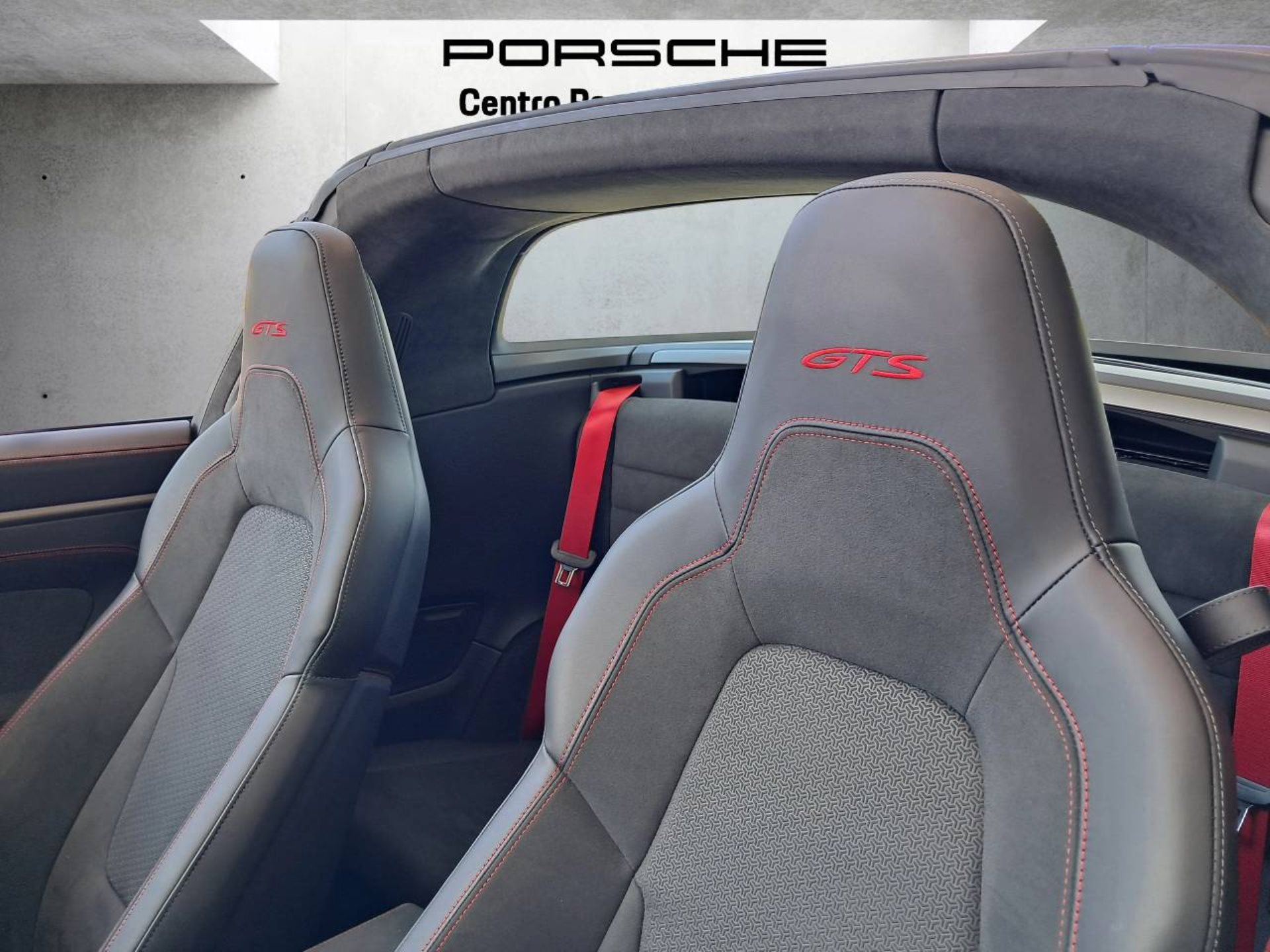 PORSCHE 911 Targa 4 GTS-image-18