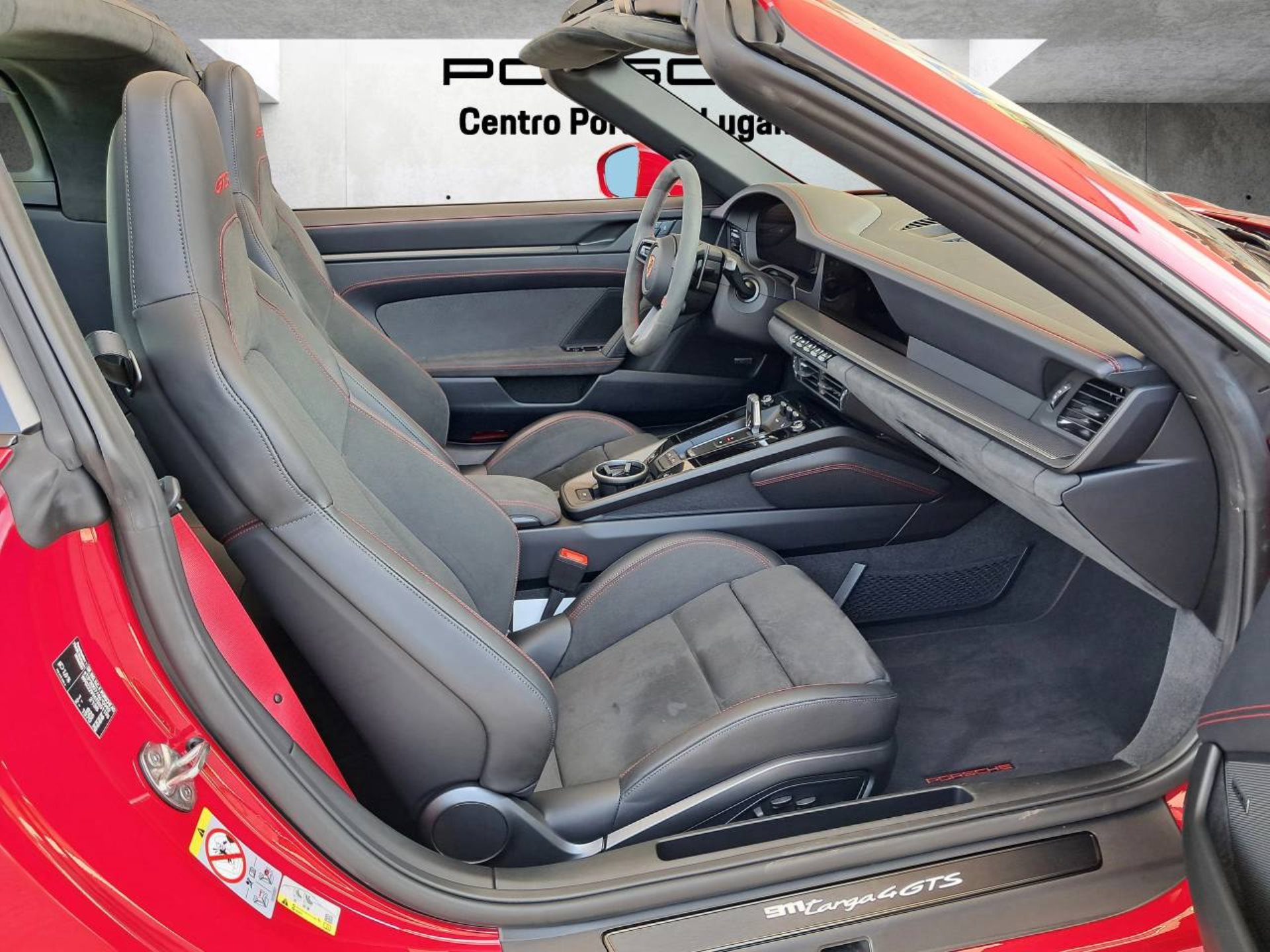 PORSCHE 911 Targa 4 GTS-image-14