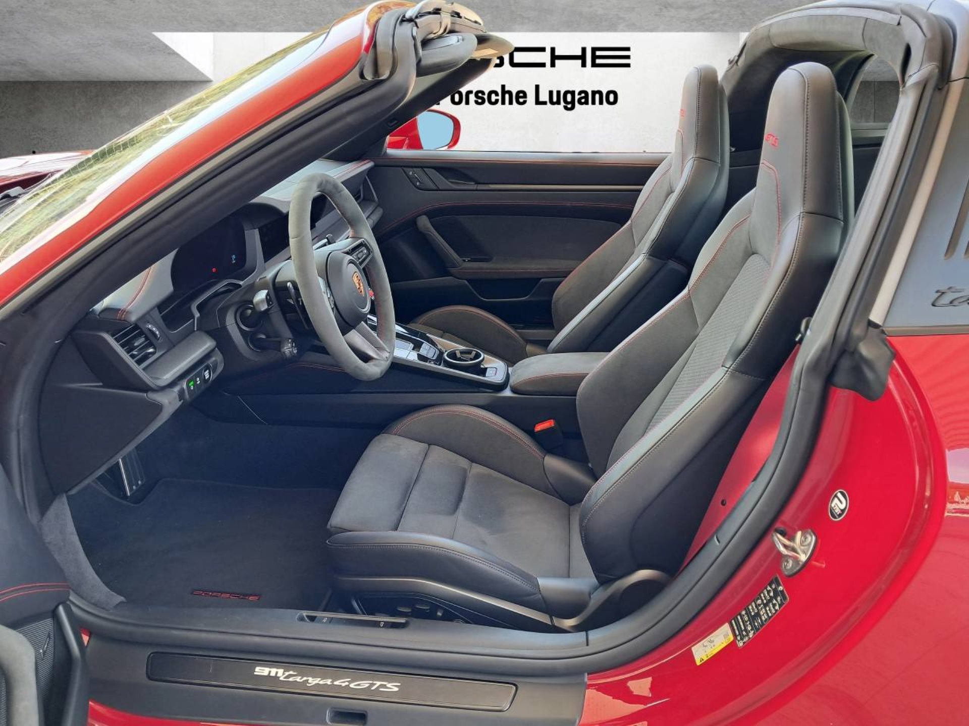 PORSCHE 911 Targa 4 GTS-showroom-element-3