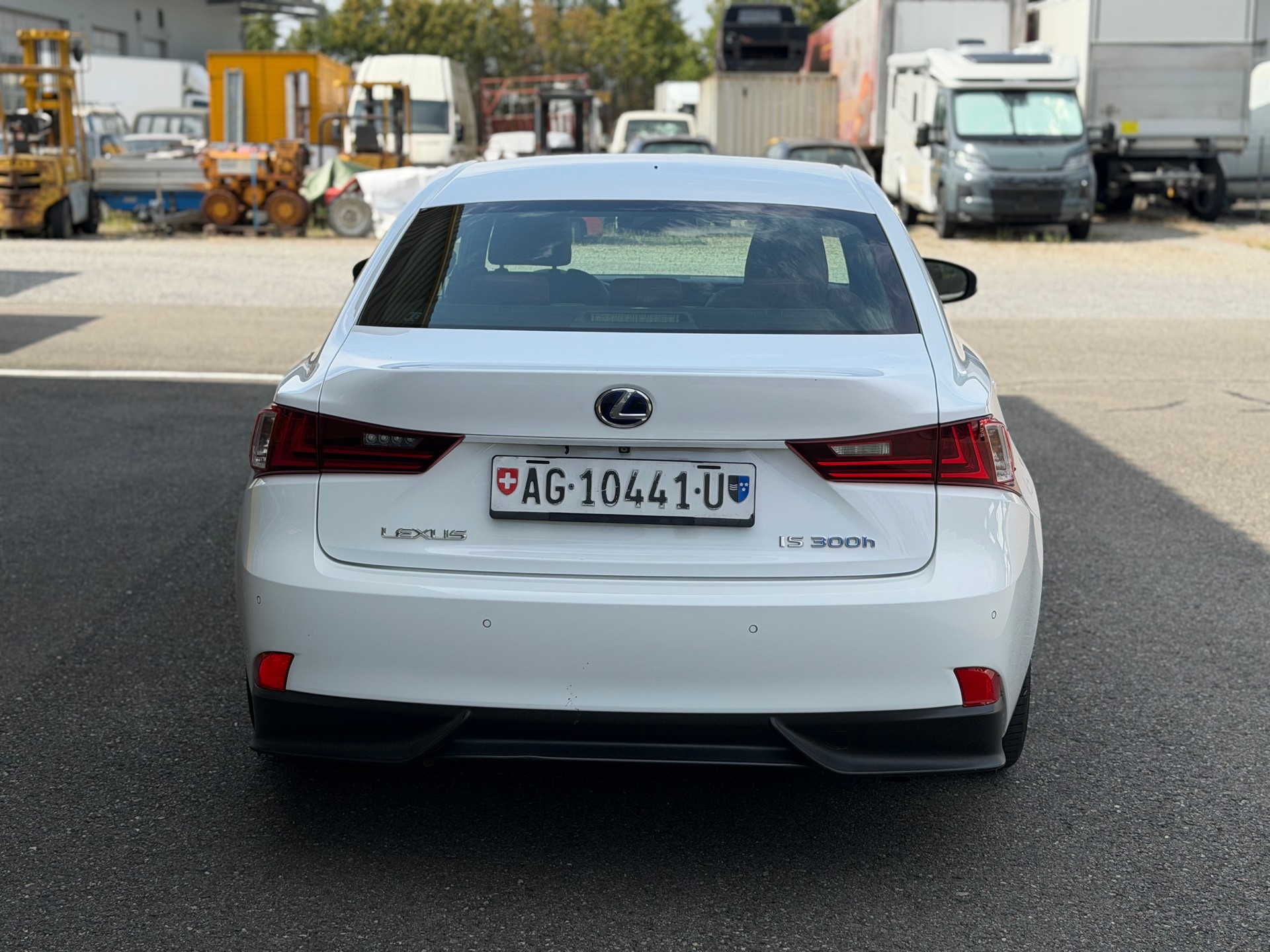 LEXUS IS 300h F-Sport Automatic-image-4