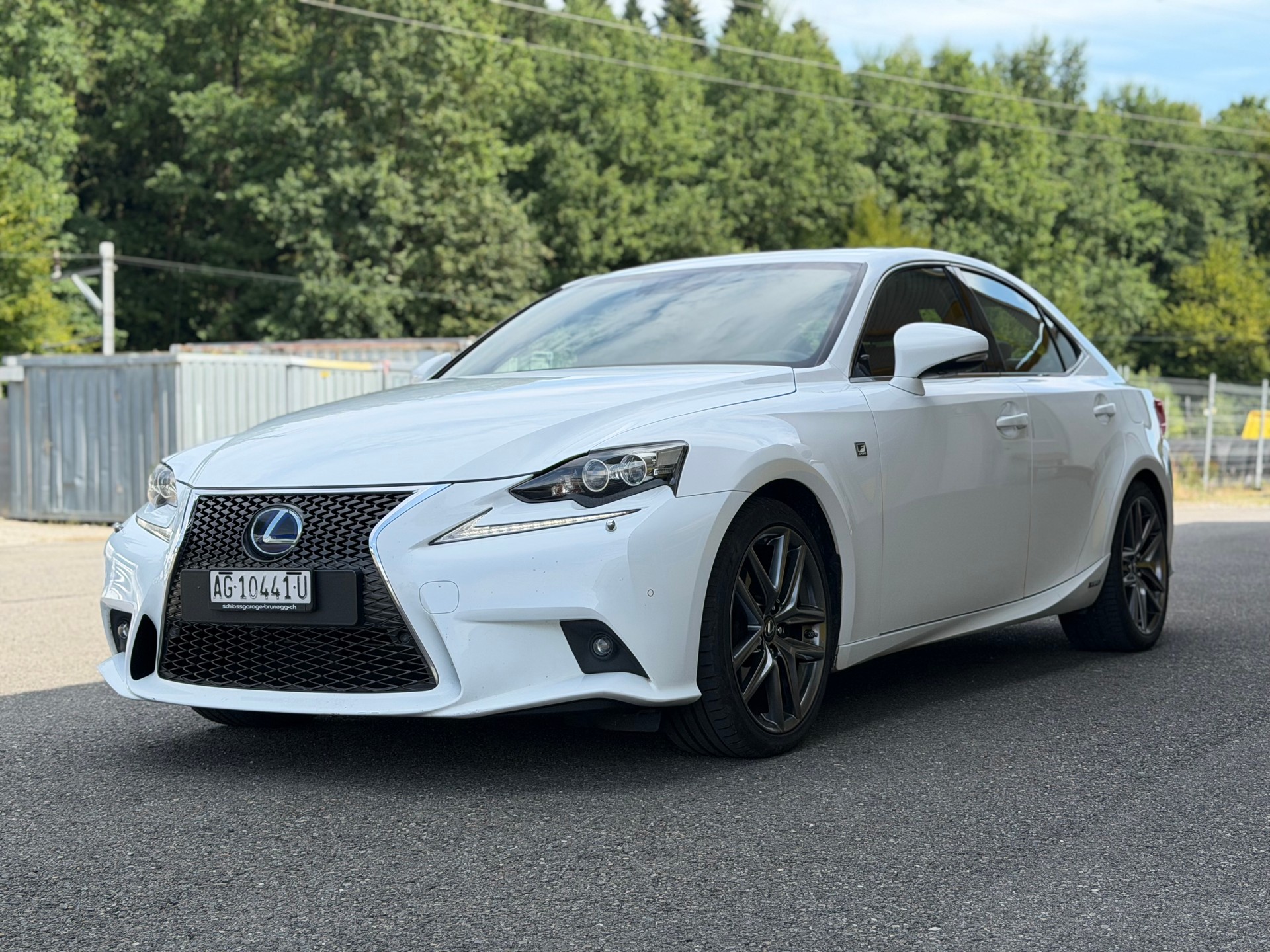 LEXUS IS 300h F-Sport Automatic-image-2