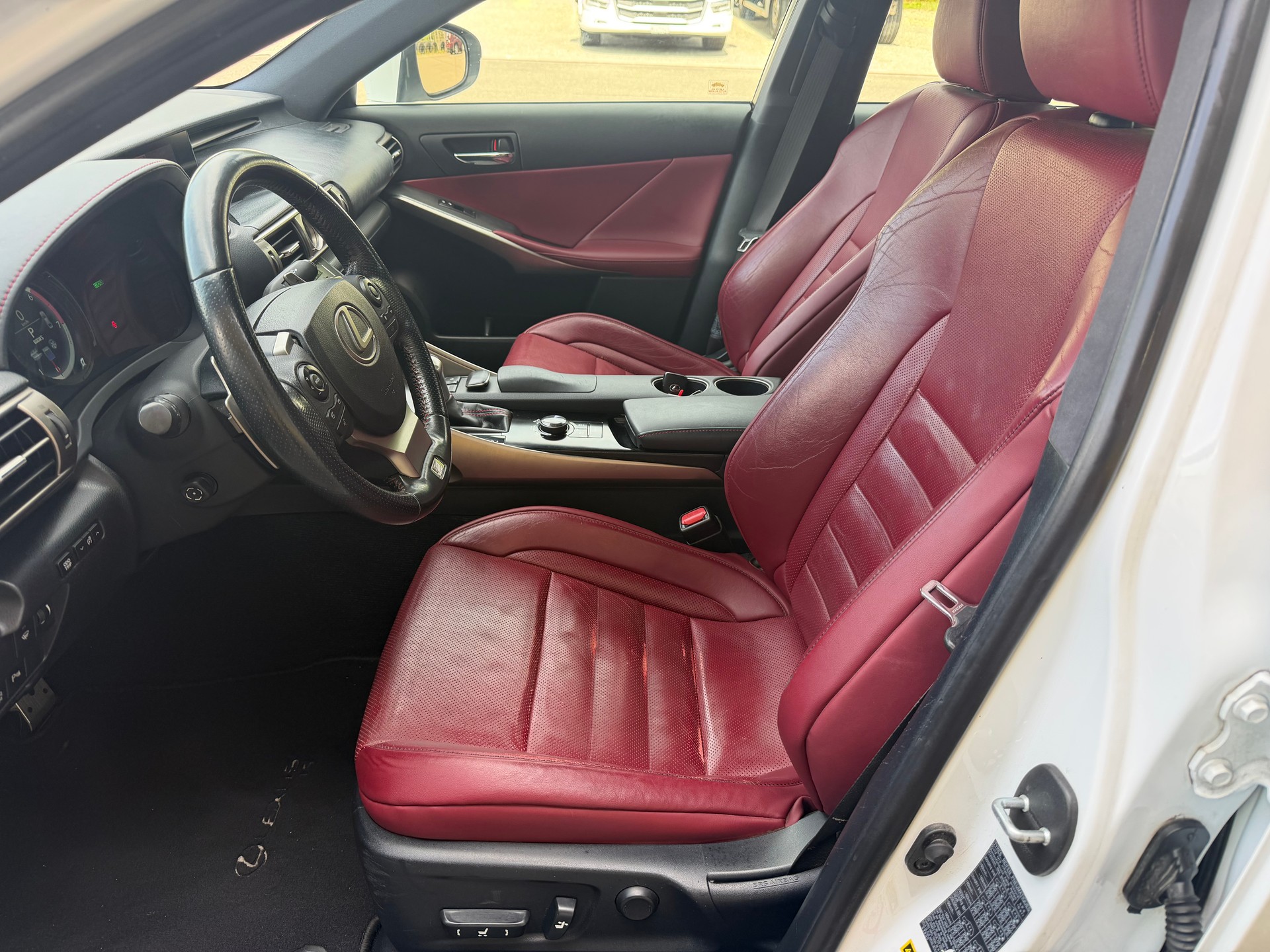 LEXUS IS 300h F-Sport Automatic-image-8