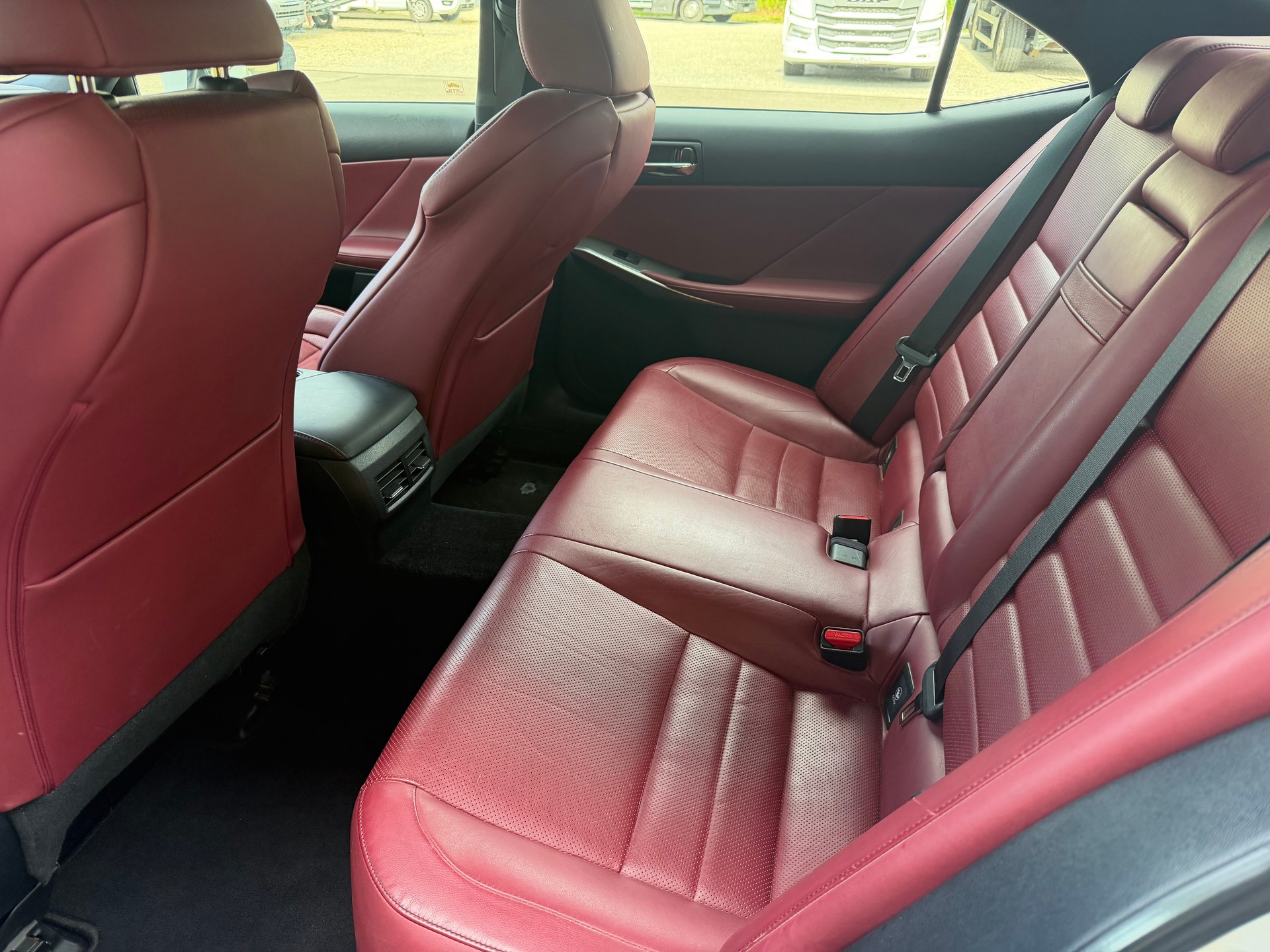 LEXUS IS 300h F-Sport Automatic-image-10