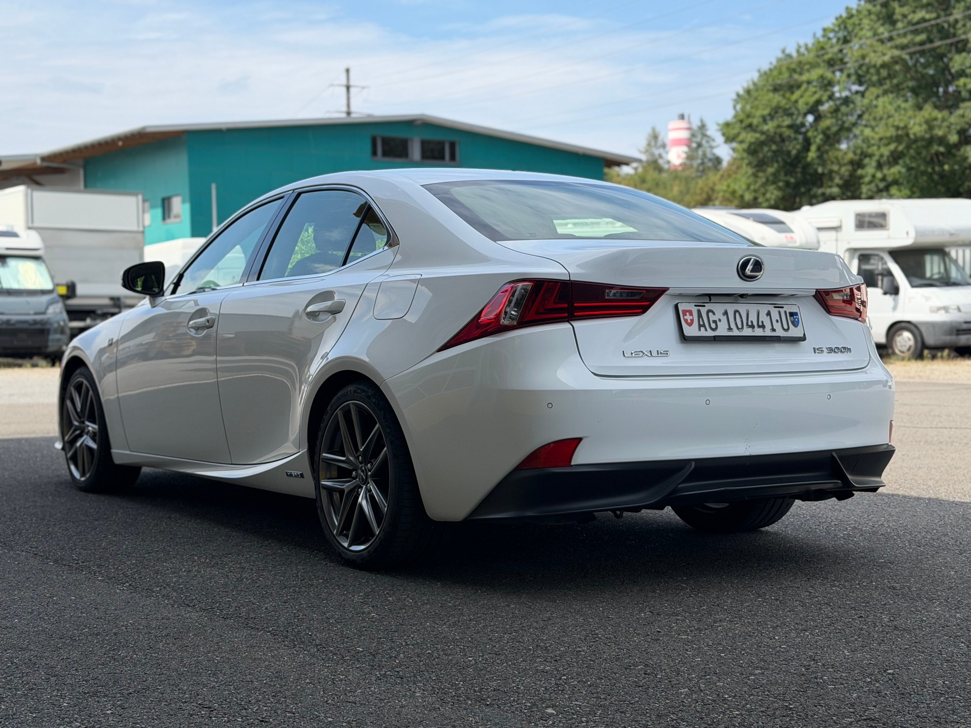 LEXUS IS 300h F-Sport Automatic-image-5