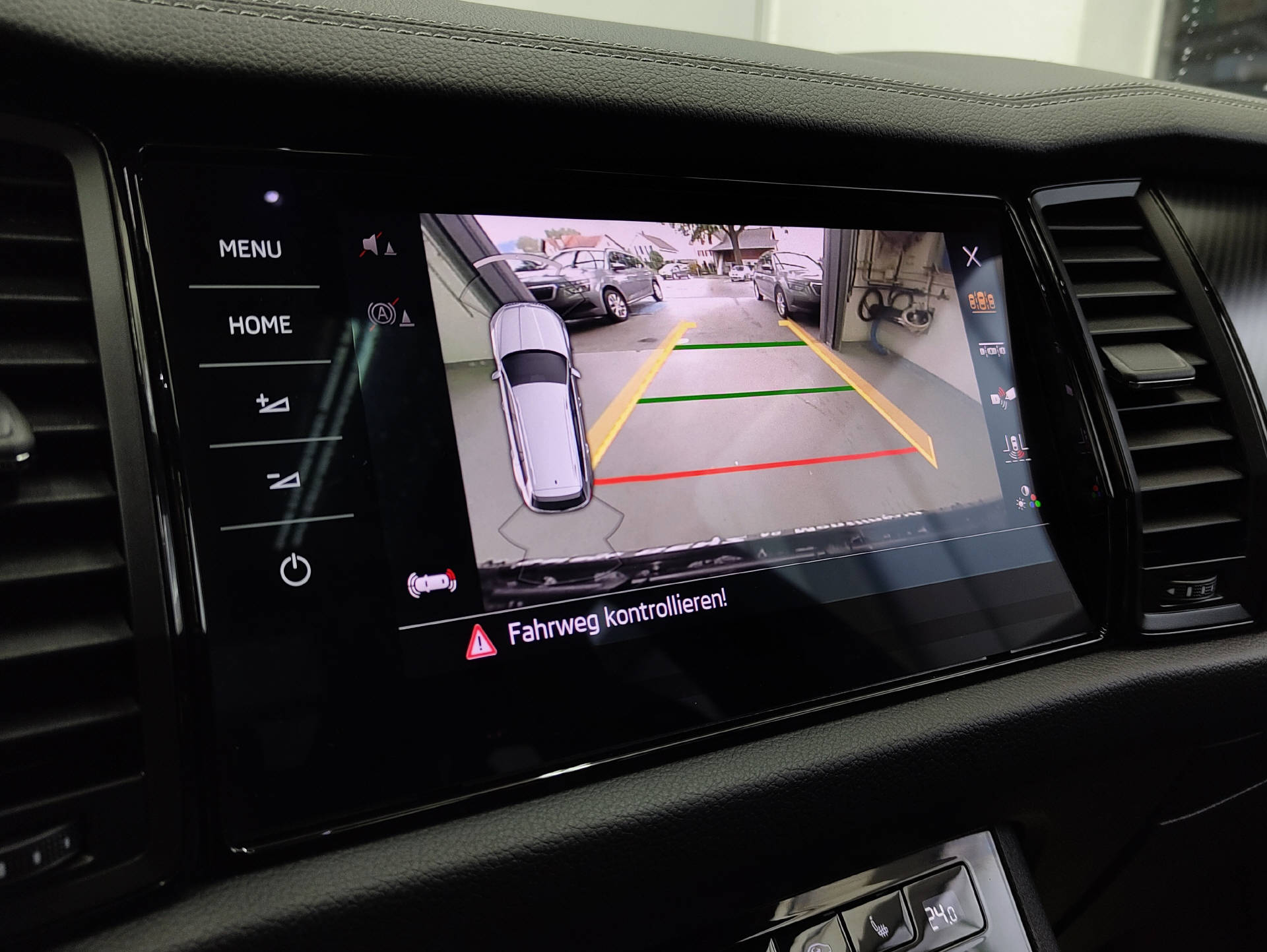SKODA Kodiaq 2.0 TDI SportLine 4x4 DSG-image-9