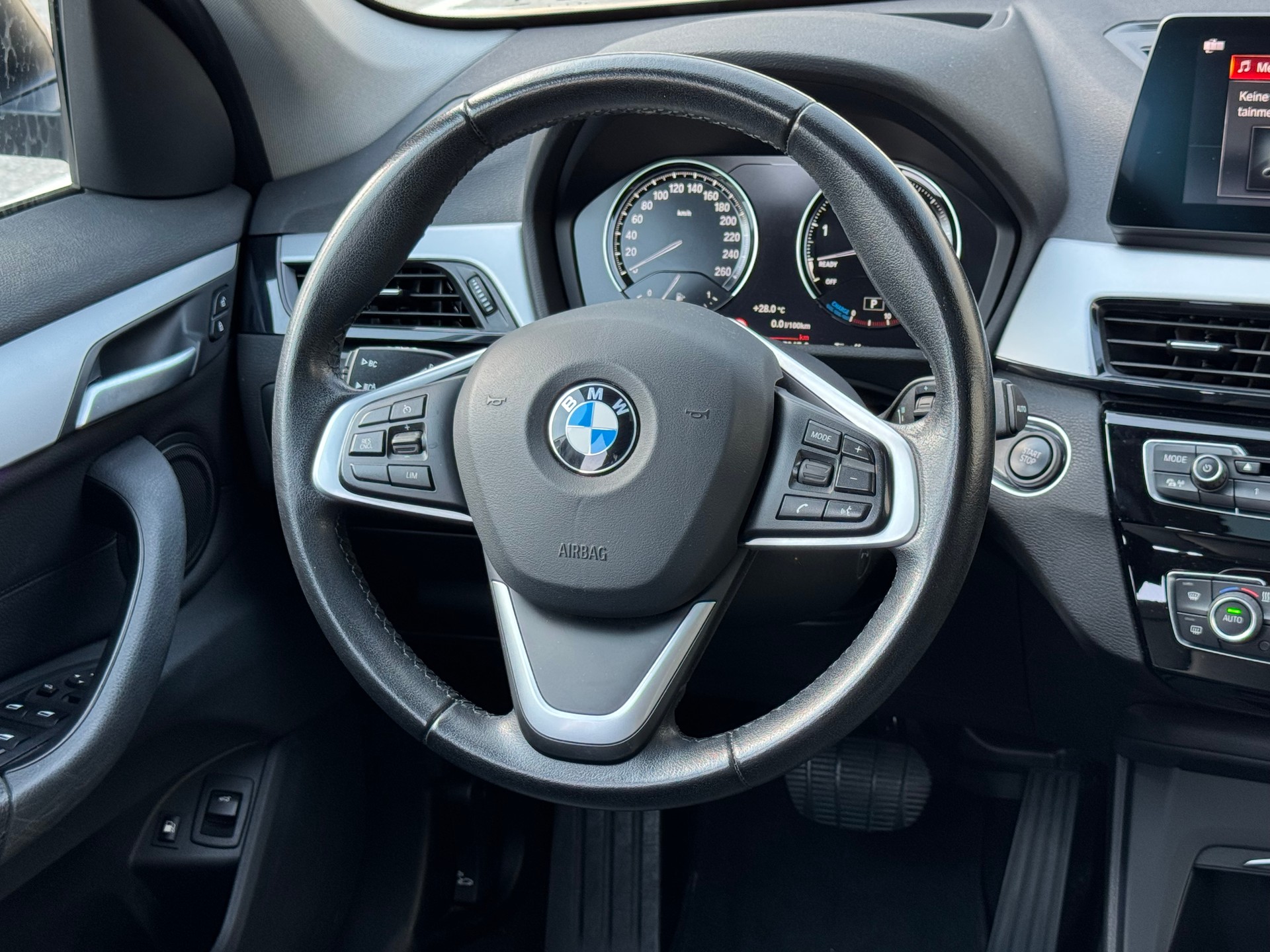 BMW X1 xDrive 25e Sport Line Steptronic-image-15