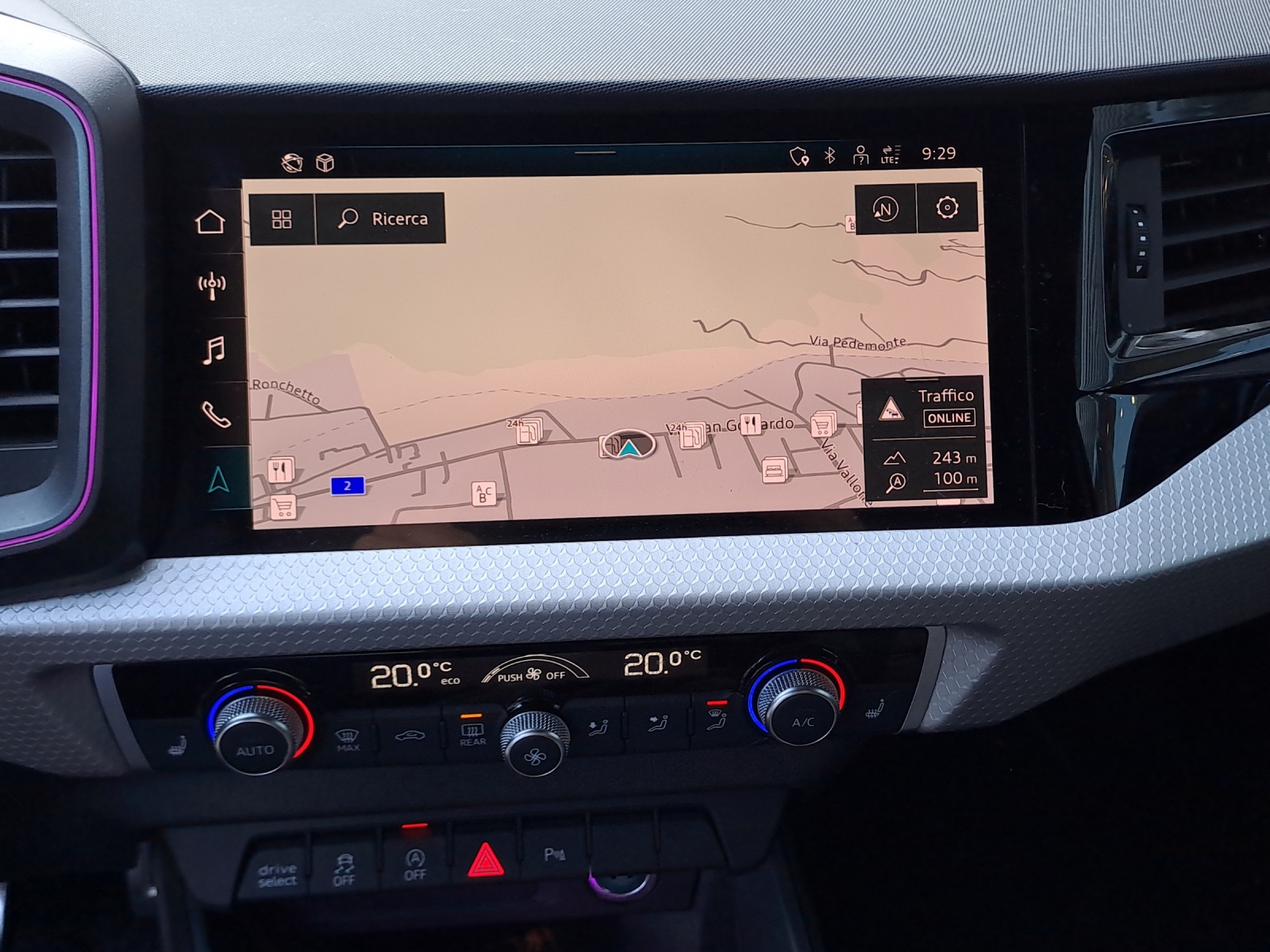 AUDI A1 allstreet 30 TFSI Attraction S-tronic-image-10