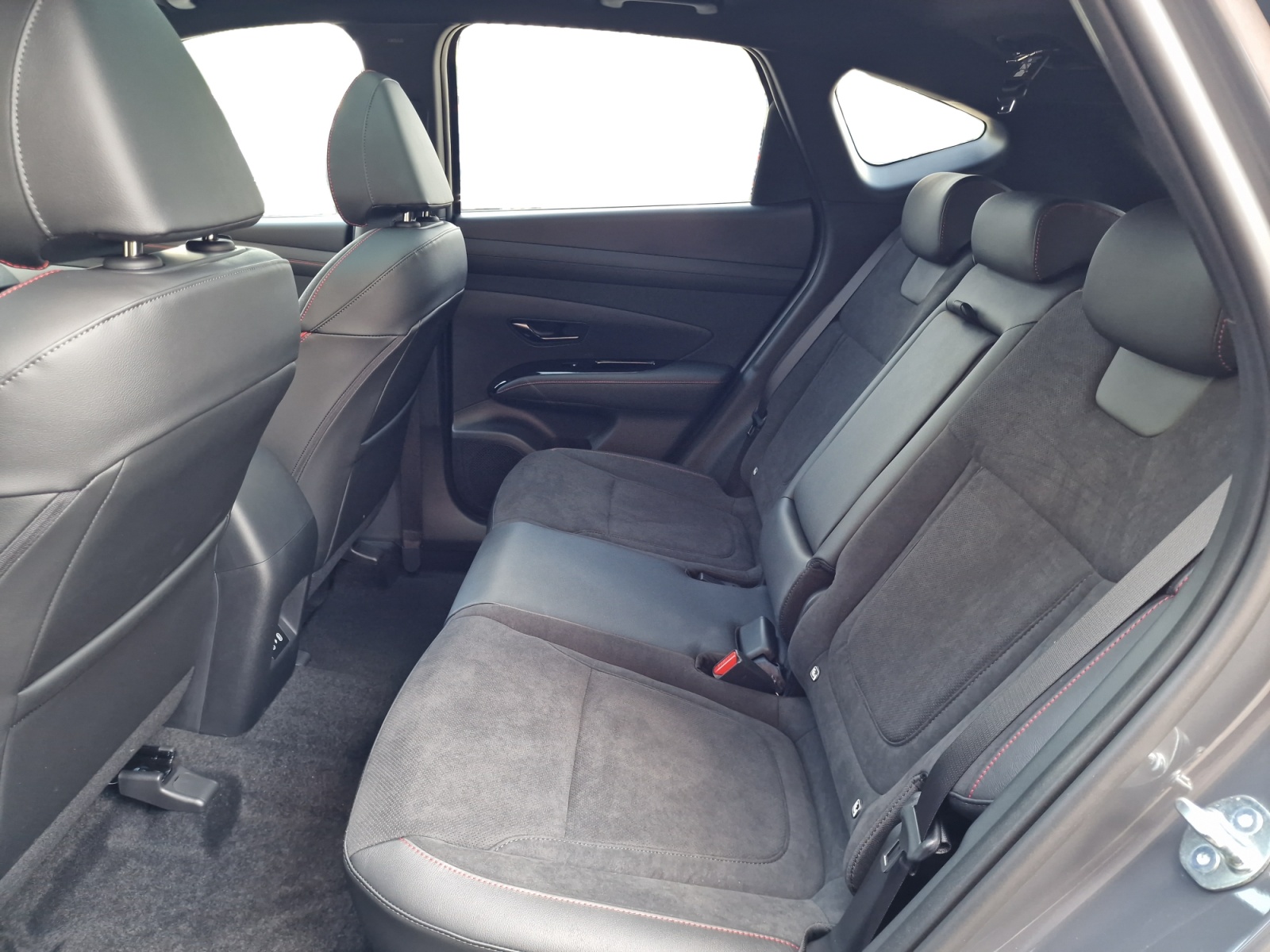 HYUNDAI Tucson 1.6 T-GDI N-Line 4x4 180PS Panorama-image-23