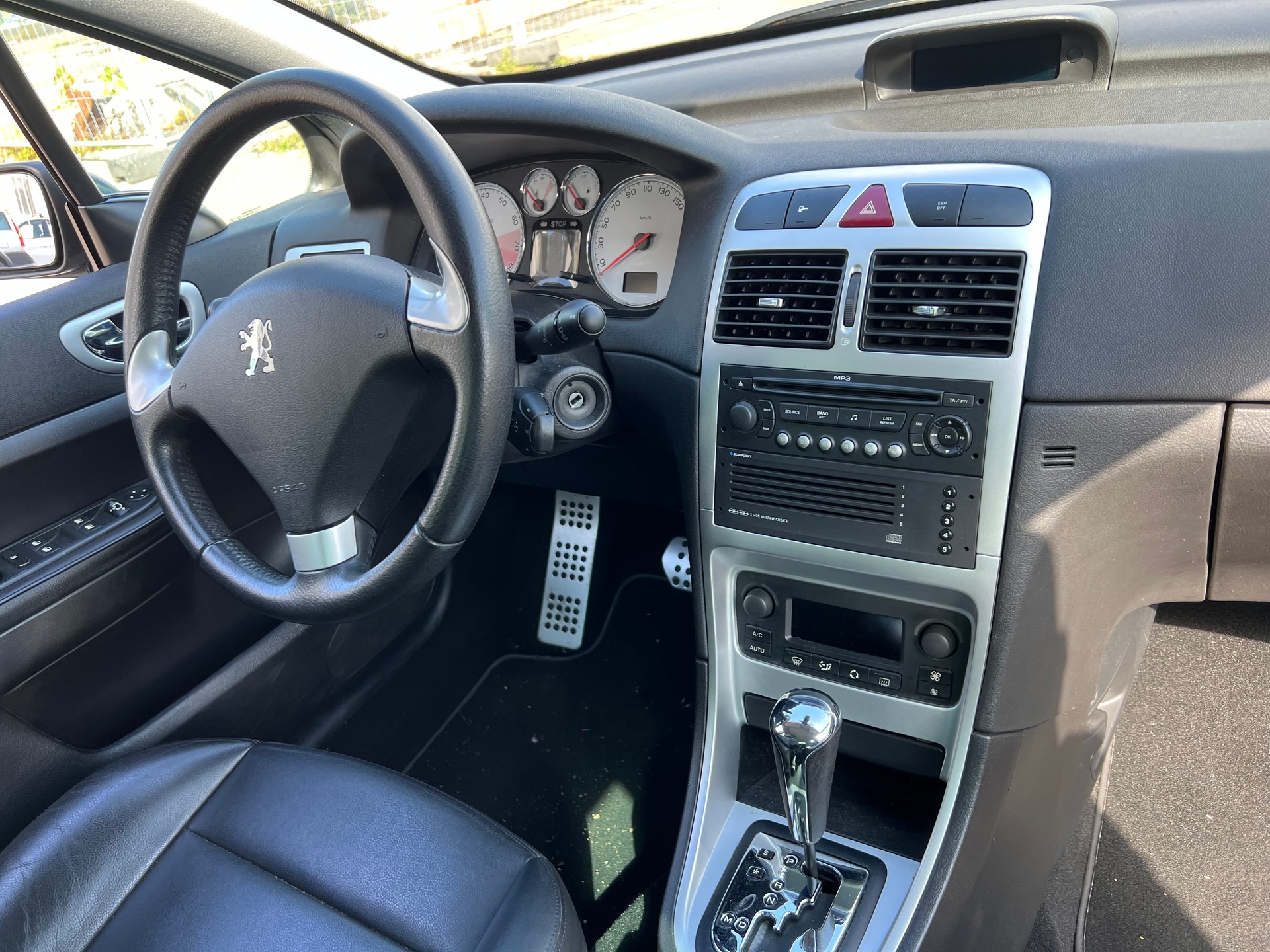 PEUGEOT 307 SW 2.0 16V Platinum Edition-image-7