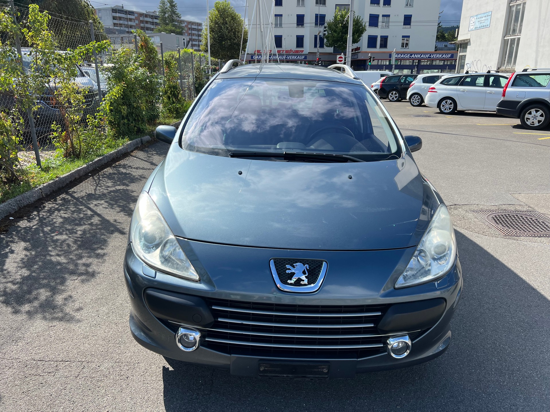 PEUGEOT 307 SW 2.0 16V Platinum Edition-image-0