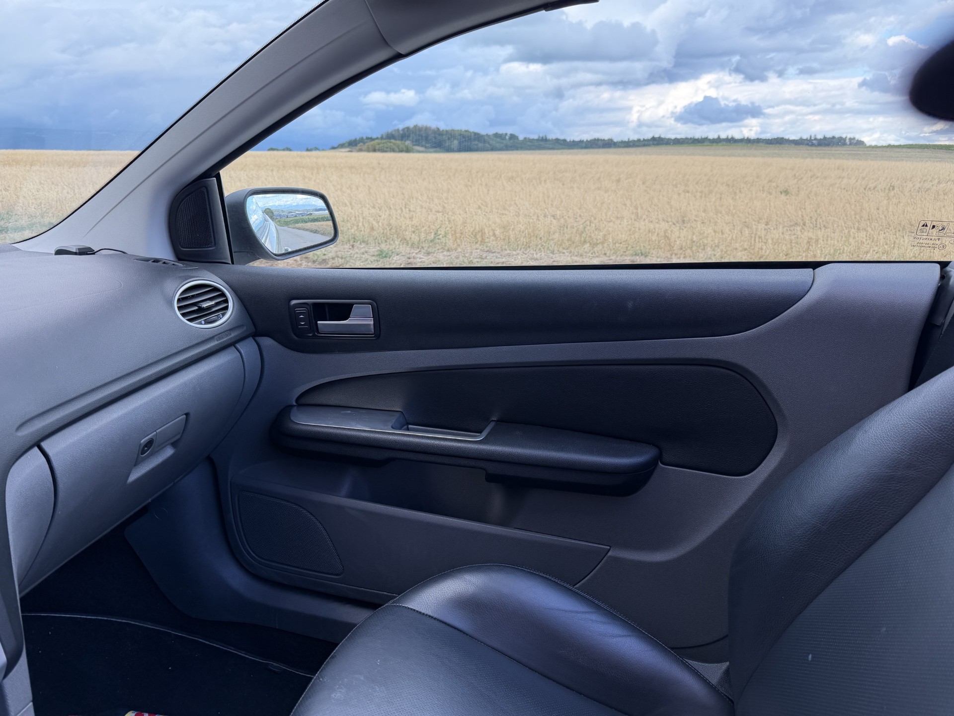 FORD Focus CC 2.0i Titanium Automatic-image-8