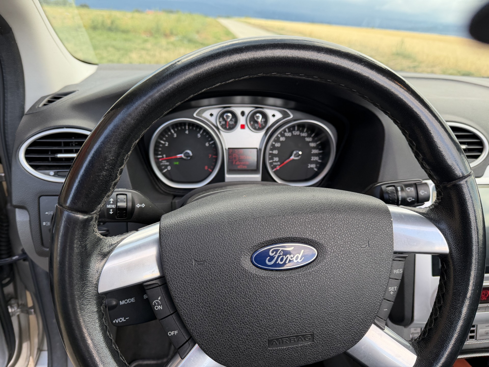 FORD Focus CC 2.0i Titanium Automatic-image-11