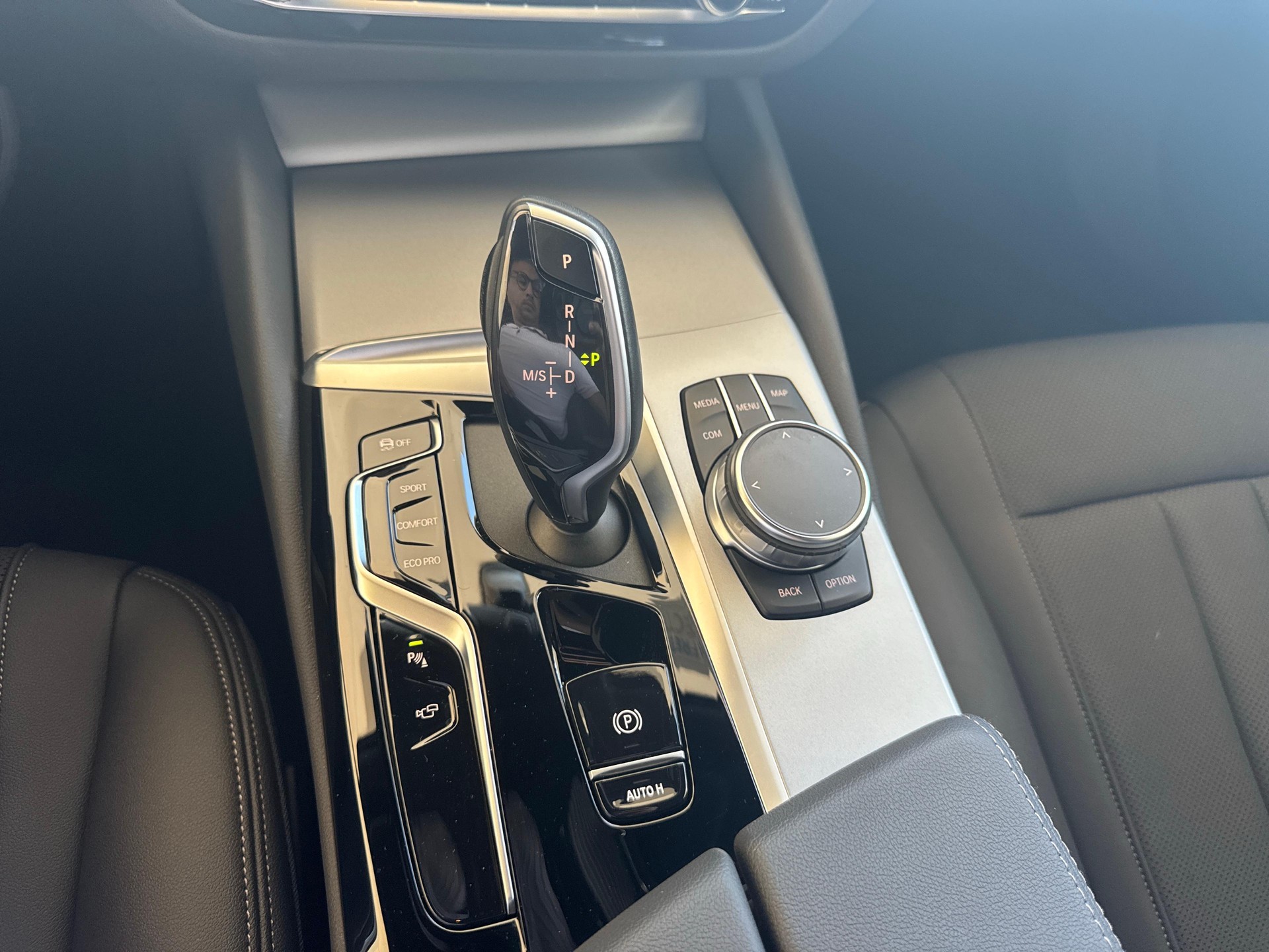 BMW 520d xDrive Touring-image-17