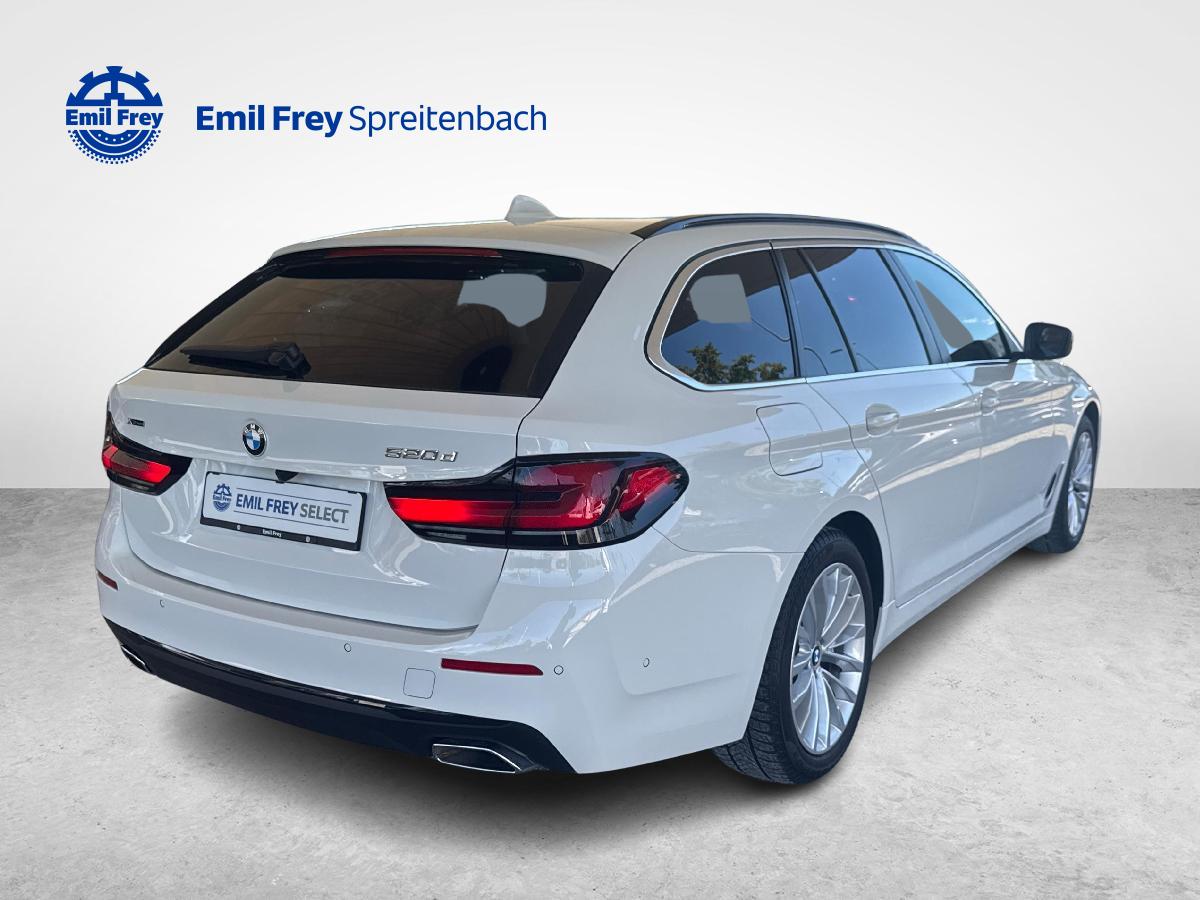 BMW 520d xDrive Touring-image-4